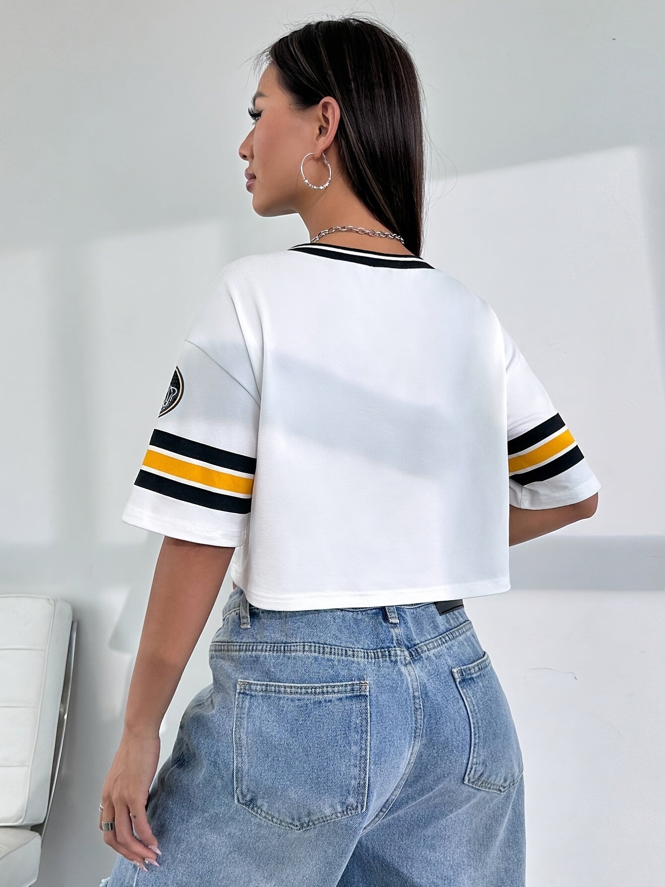 [Sporty Chic] Women's Contrast Color V-Neck Crop Top T-Shirt - "WINNER 23" Graphic, Casual Sporty Style, Short Sleeve, Polyester Blend, White & Black with Yellow Stripes, Spring/Summer/Fall Wear
