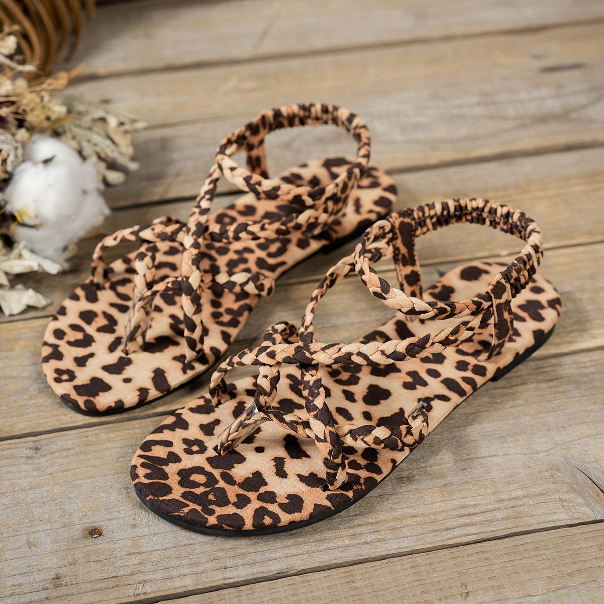 1 Pair of Elegant Leopard Print Flat Sandals for Women - Retro Style, Round Toe, Slip-On with Ankle Strap, Lightweight & Comfortable, Perfect for Casual or Summer Outfits, Casual Attire | Chic Leopard Print | Rubber Sole Sand