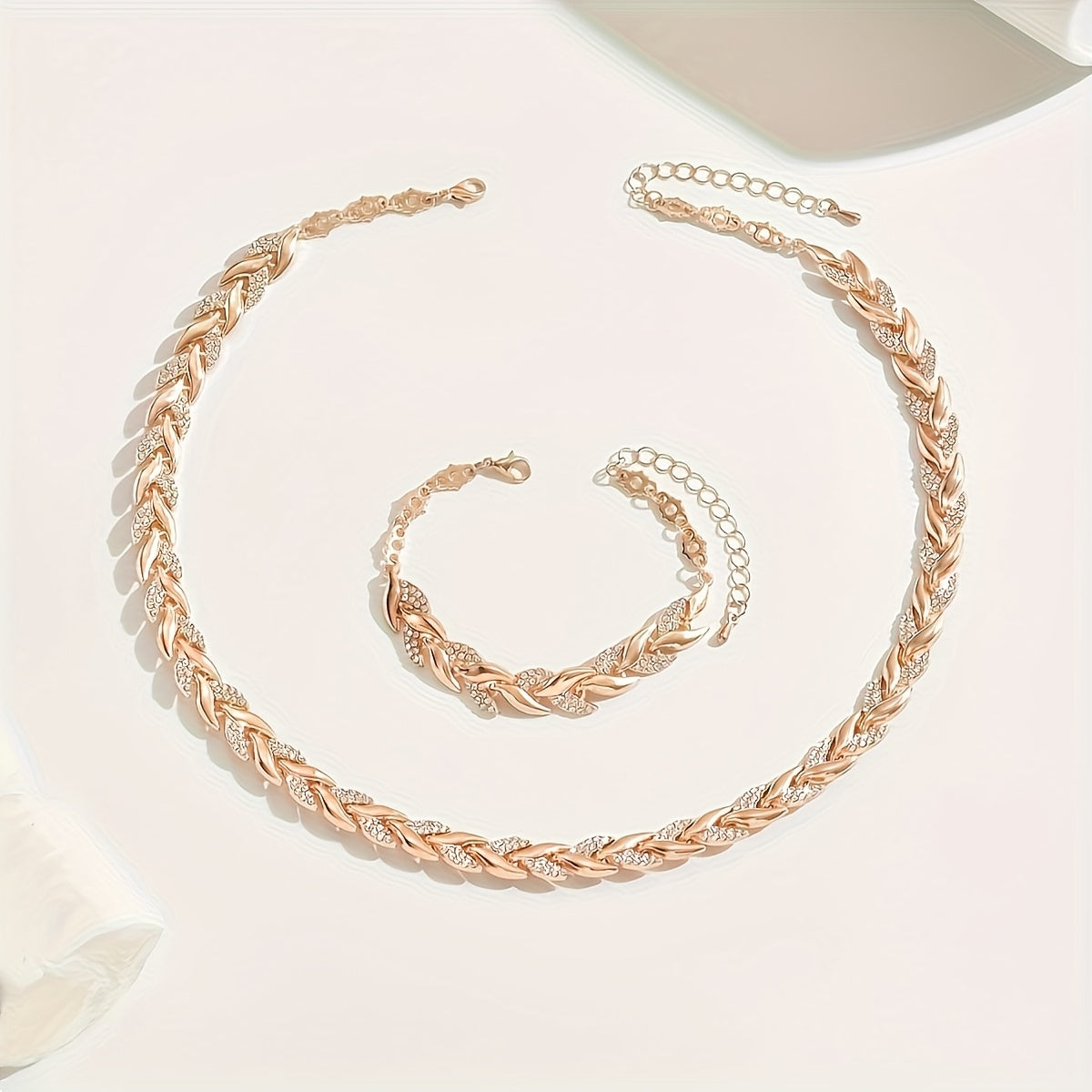 1 Bracelet 1 Necklace Light Luxury Elegant Design Inlaid Glass Rhinestone Fish Tail Jewelry Set Suitable For Women'S Autumn And Winter Banquet Daily Matching