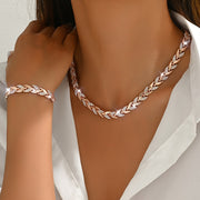 1 Bracelet 1 Necklace Light Luxury Elegant Design Inlaid Glass Rhinestone Fish Tail Jewelry Set Suitable for Women's Autumn and Winter Banquet Daily Matching