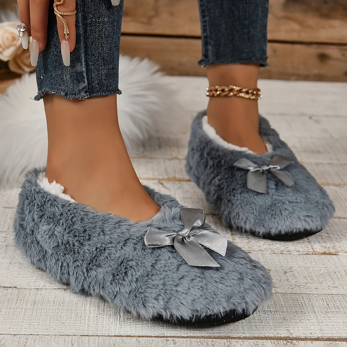 CozyFur Slippers - Soft, Breathable, Warm, Non-slip, Plush Lined Indoor Shoes with Faux Fur Soft Sole for Barefoot Feel - Perfect for Relaxation and Lounging Around the House