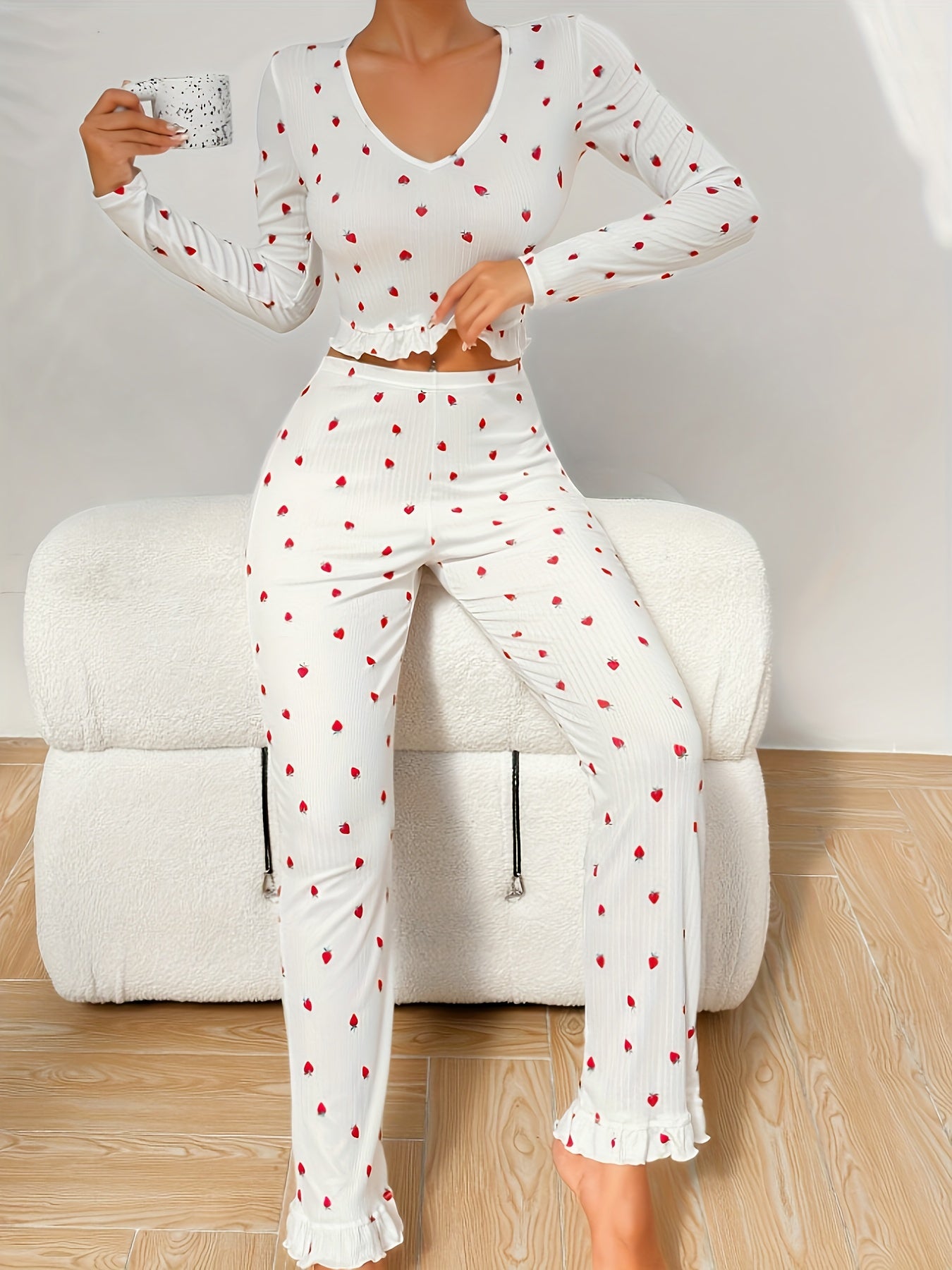 Autumn Strawberry Print with Lotus Leaf Hem Women's Long Sleeve Long Pants Pajama Set/Home Wear Set