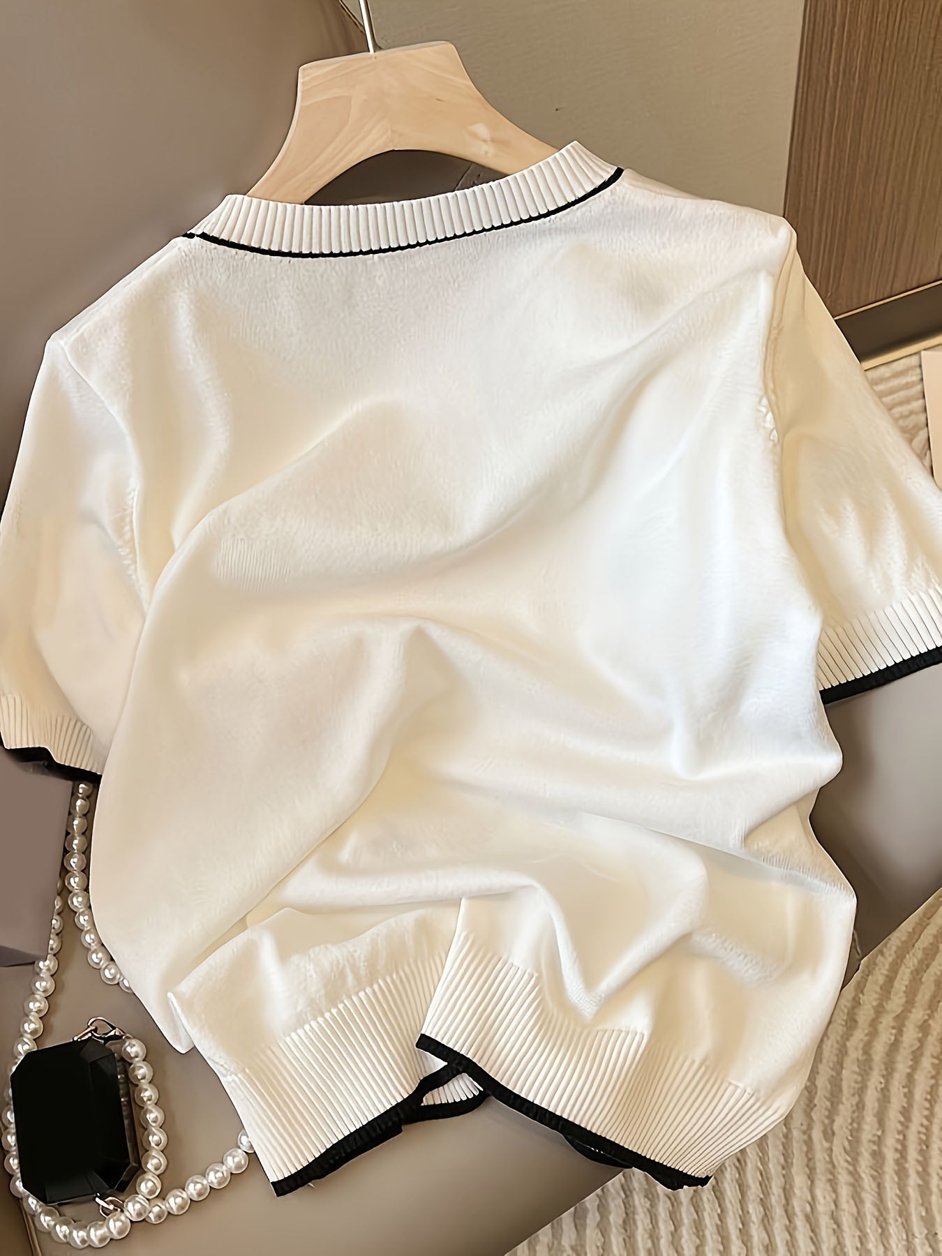 Women's Casual Knit Sweater - Lightweight, Embroidered, Crew Neck, Short Sleeve Top in Contrast Colors