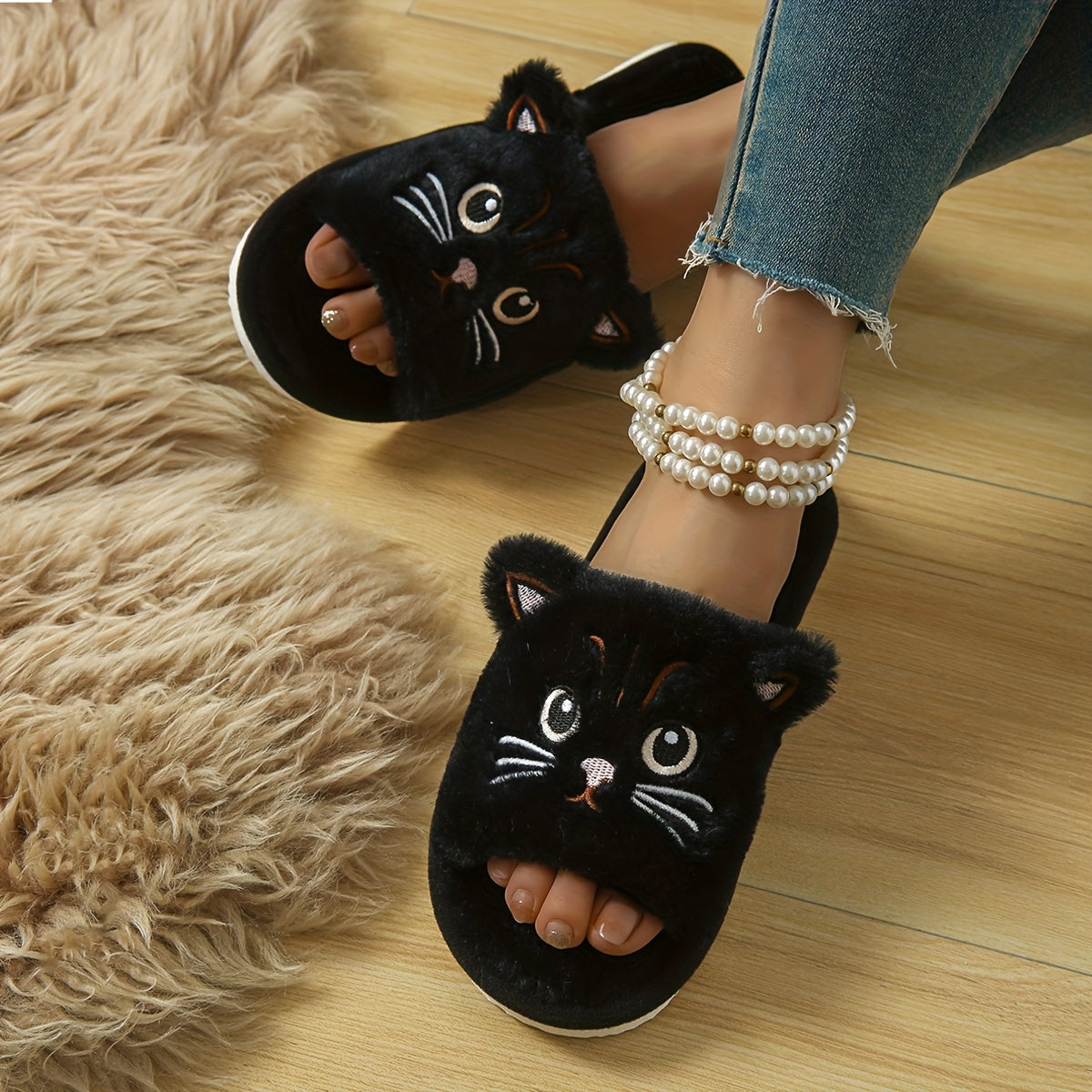Women's comfortable black and white cat Faux Fur slippers - soft Faux Fur, non-slip EVA sole, hand wash or dry clean, suitable for indoor use - suitable for all seasons
