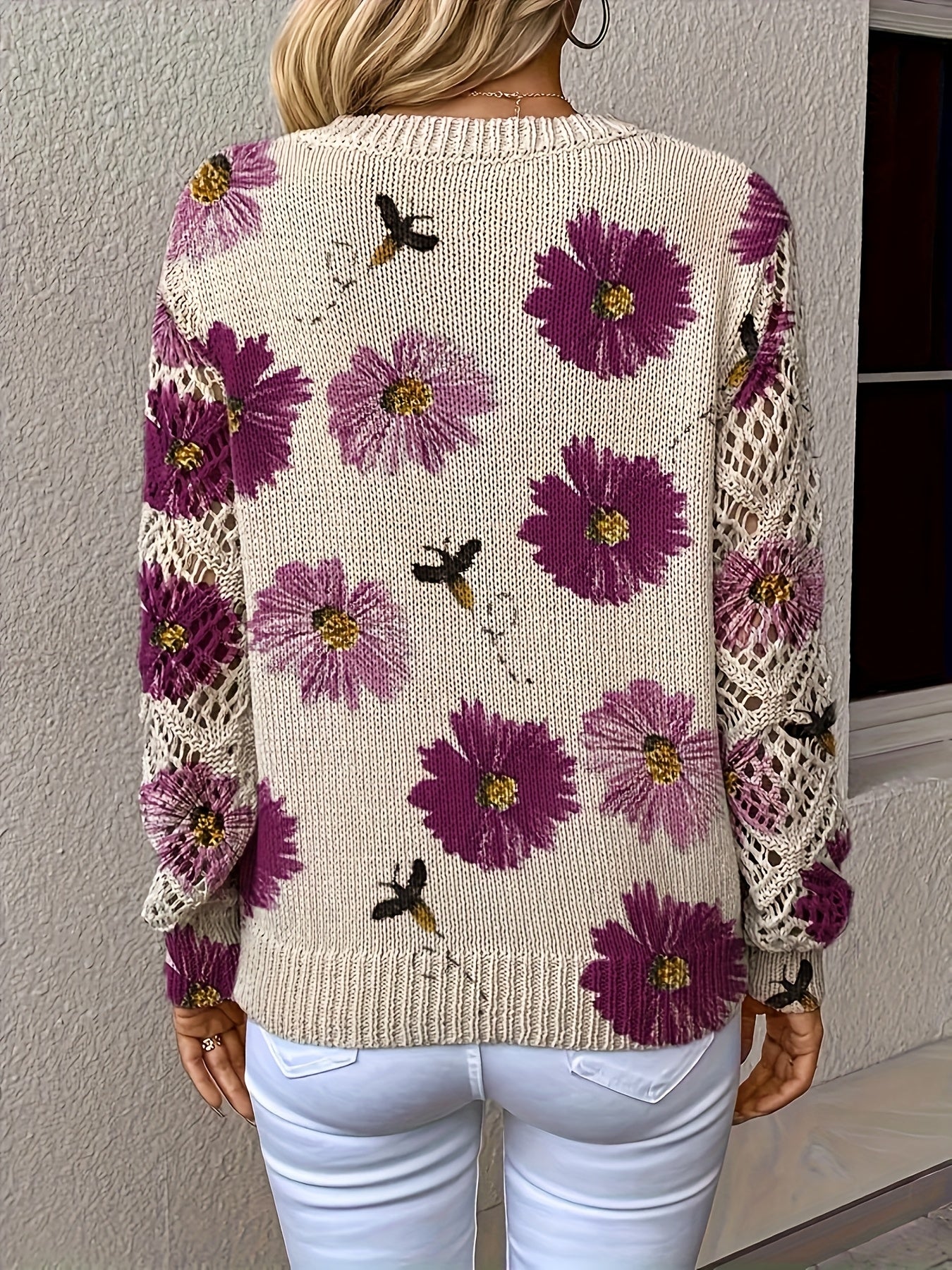 Graceful autumn and winter, spring and summer, four-season style, bohemian fashion, trendy versatile V-neck long-sleeve Women's top with floral digital print, all-over printed knitwear for office, streetwear, home, and travel