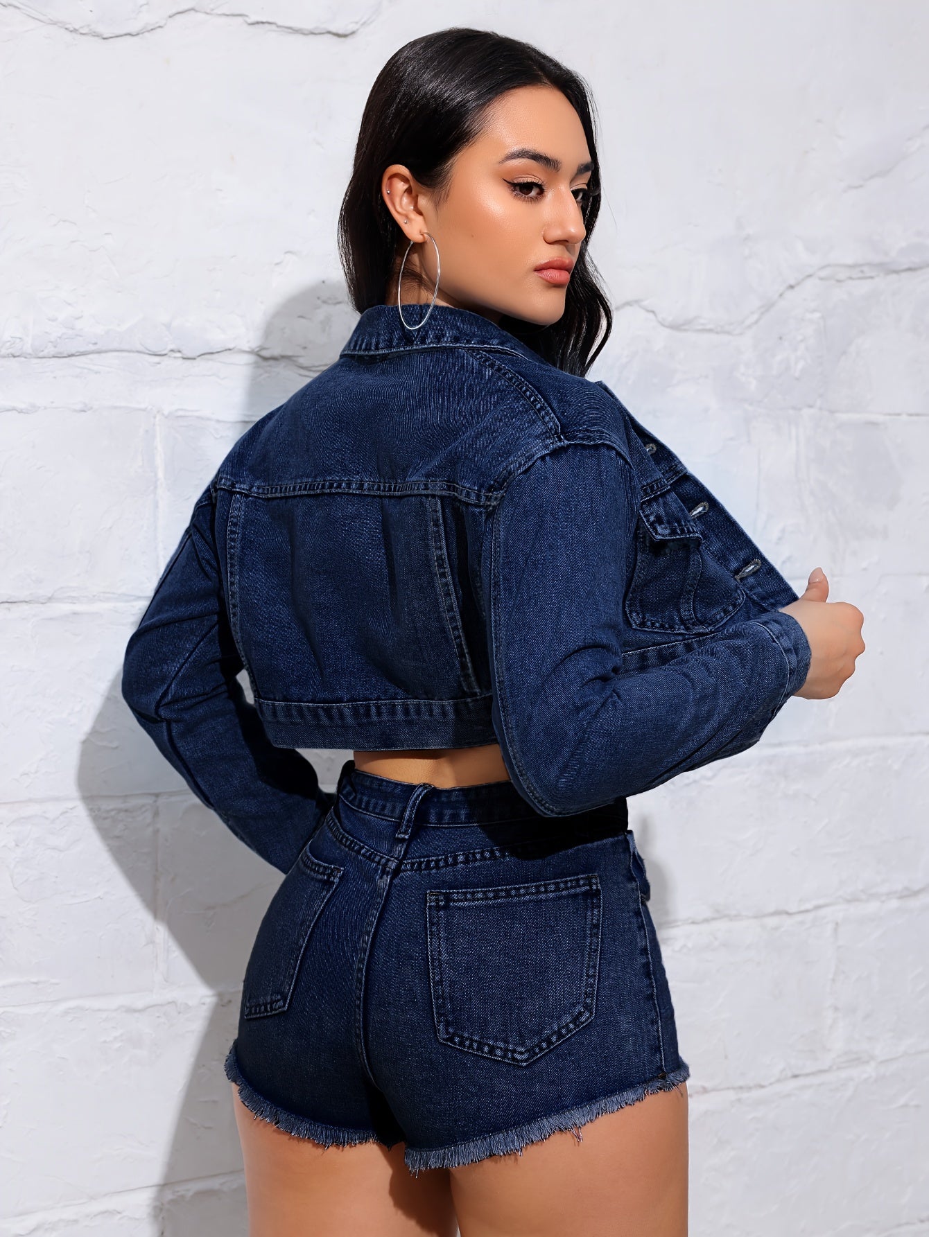 [Vintage Blue Denim Jacket] Vintage-Inspired Blue Denim Jacket - Chic Women's Short Style with Raw Hem & Distressed Details - Long Sleeves, Button Closure, Non-Stretch Fabric