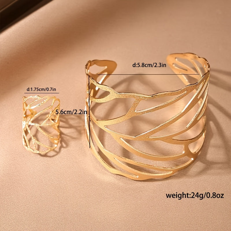 A Set Of New Exaggerated, Fashionable And Unique Leaf Hollow Bracelets, Along With An Elegant Vintage Leaf Ring Set.