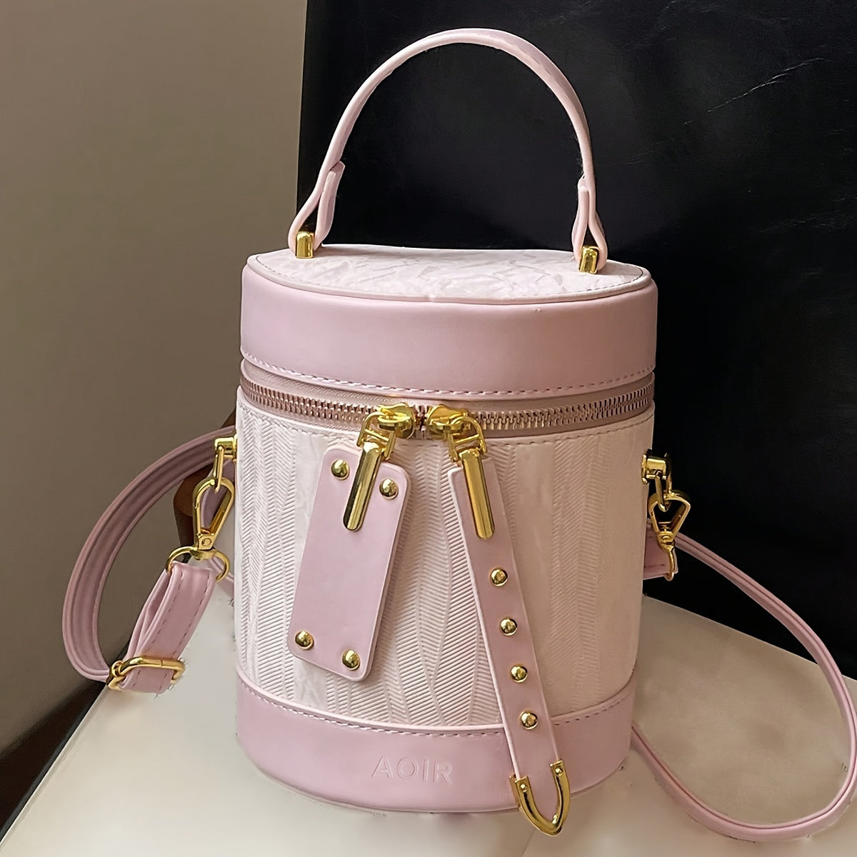Elegant Striped PU Crossbody Bag with Adjustable Shoulder Strap, Zipper Closure, and Polyester Lining - Trendy Bucket Handbag for Women