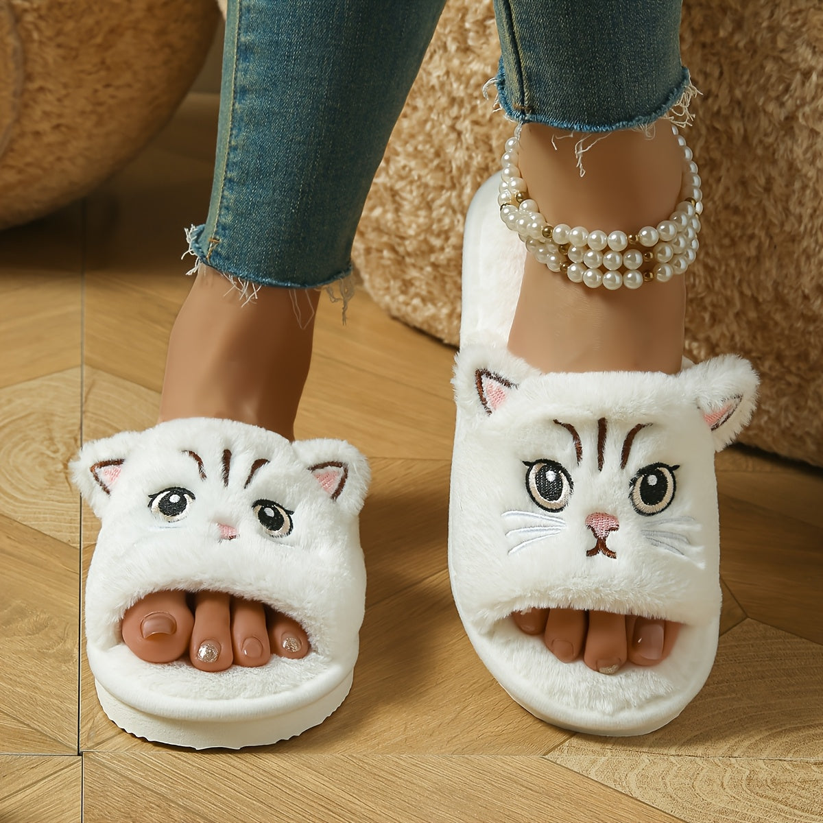 Women's comfortable black and white cat Faux Fur slippers - soft Faux Fur, non-slip EVA sole, hand wash or dry clean, suitable for indoor use - suitable for all seasons