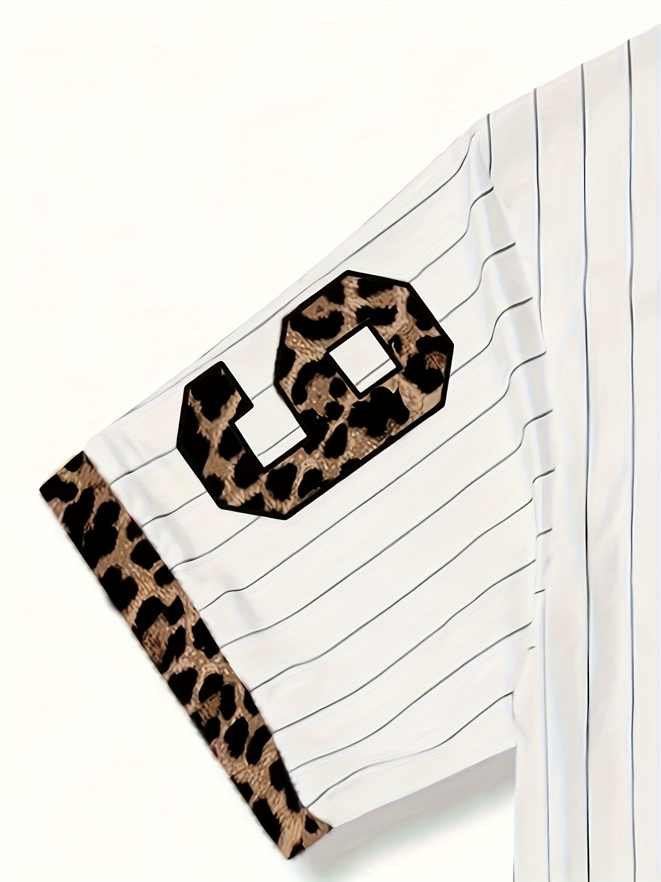 Trendy And Stylish Lightweight Printed Sports T-Shirt Suitable for Various Outfits.