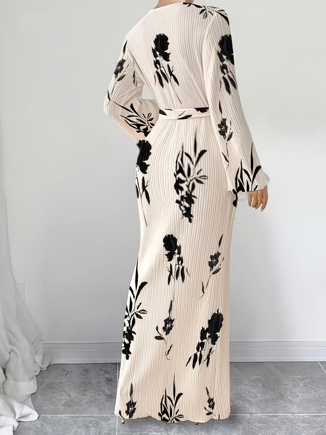 Elegant Women's Floral Maxi Dress with Pleated Fabric - Flared Long Sleeves, Round Neck, Belted Waist, Ribbed Detail - Polyester, Non-Sheer - Perfect for Fall/Winter, Stylish Layering Piece|Pleated Fabric Gown|Polyester Dress
