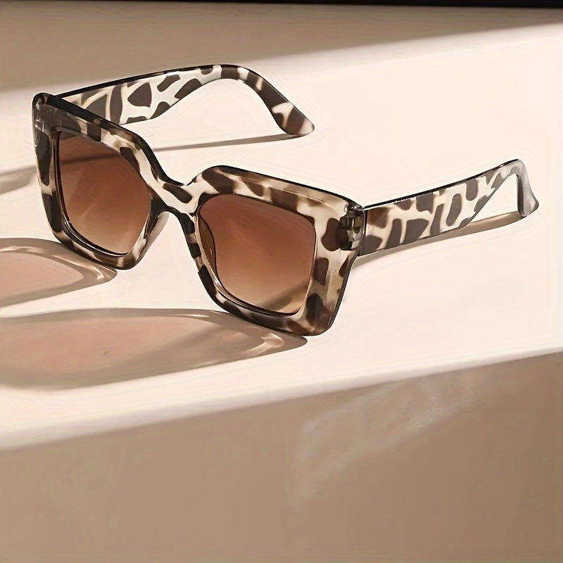 Stylish Leopard Print Square Fashion Glasses for Women - Gradient Lenses, Durable Plastic Frame, Perfect for Beach Parties & Vacations, Beach Party Accessory | Chic Leopard Glasses | Bold Pattern Design