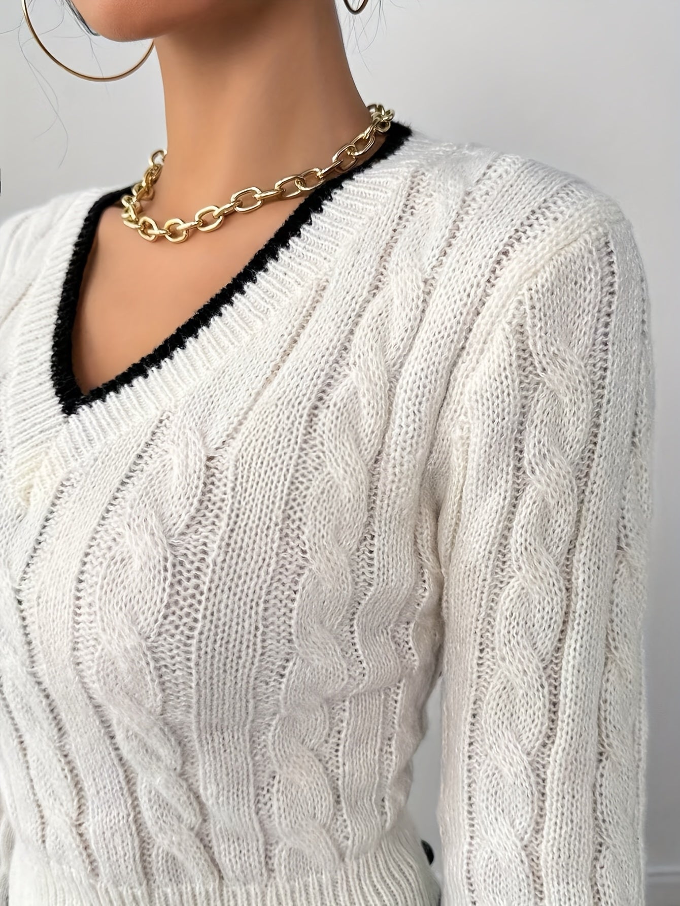 Women's Elegant V-Neck Short Cropped Long Sleeve Top - Contrast Color Block Design, Medium Stretch Knit, Machine Washable Spring/Fall Layering Essential, Versatile Fashion | Medium Elasticity