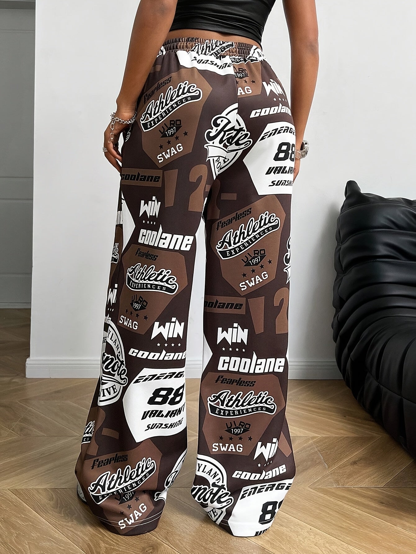Women's Camouflage Letter Print Loose-Fit Jogger Pants with Drawstring Waist, 100% Polyester Casual Straight-Leg Trousers for Running, Workouts & Casual Attire, Workout Trousers | Relaxed Fit Pants | Drawstring Waistband