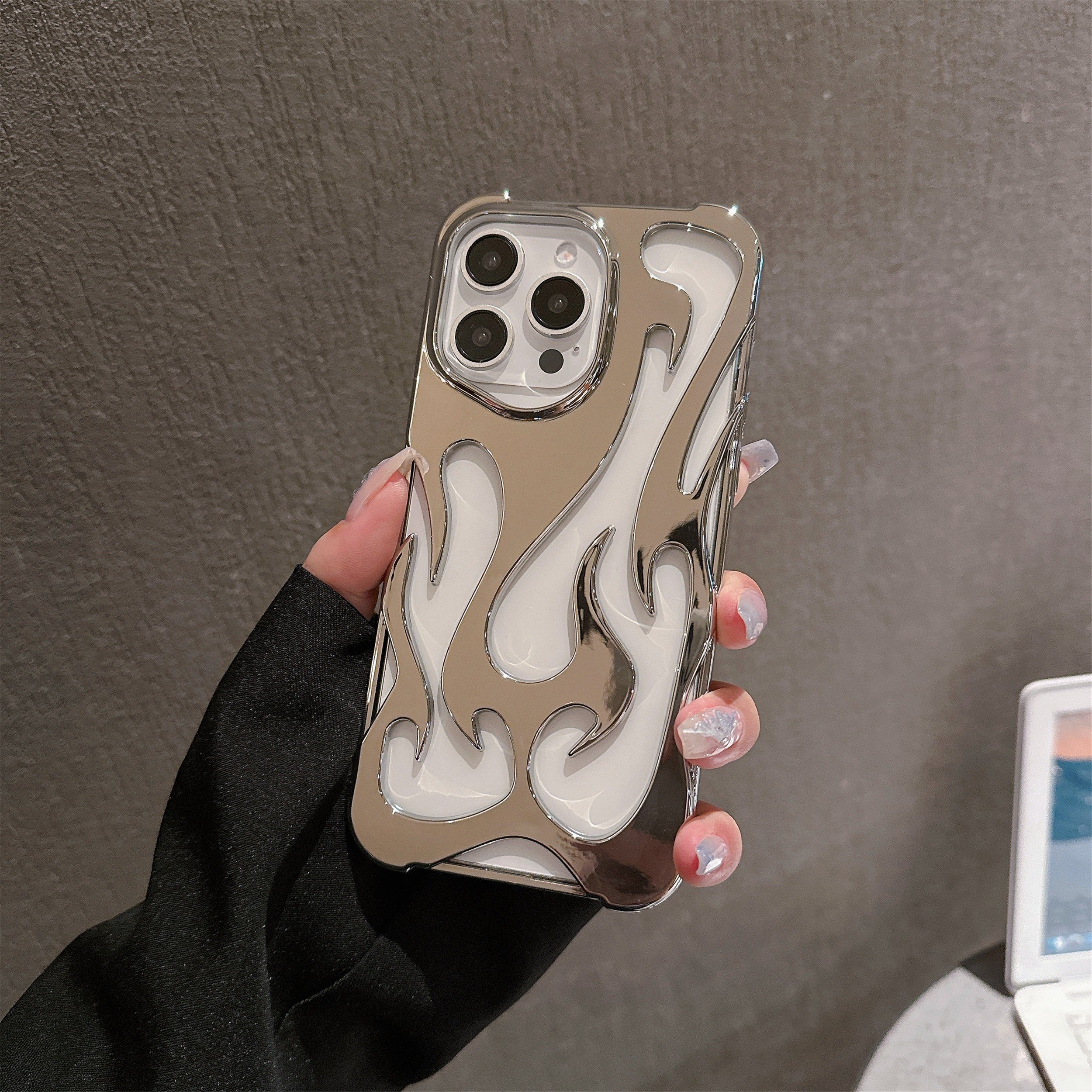 Cutout Cooling Flame Electroplating Bright Surface Suitable for Case for iPhone16/16Pro/16Promax/16plus 15/15Pro/15Promax/14/14Pro/14Promax/13/13Pro/13Promax/12/12Pro/12Promax/11/11Promax Mobile Phone Case
