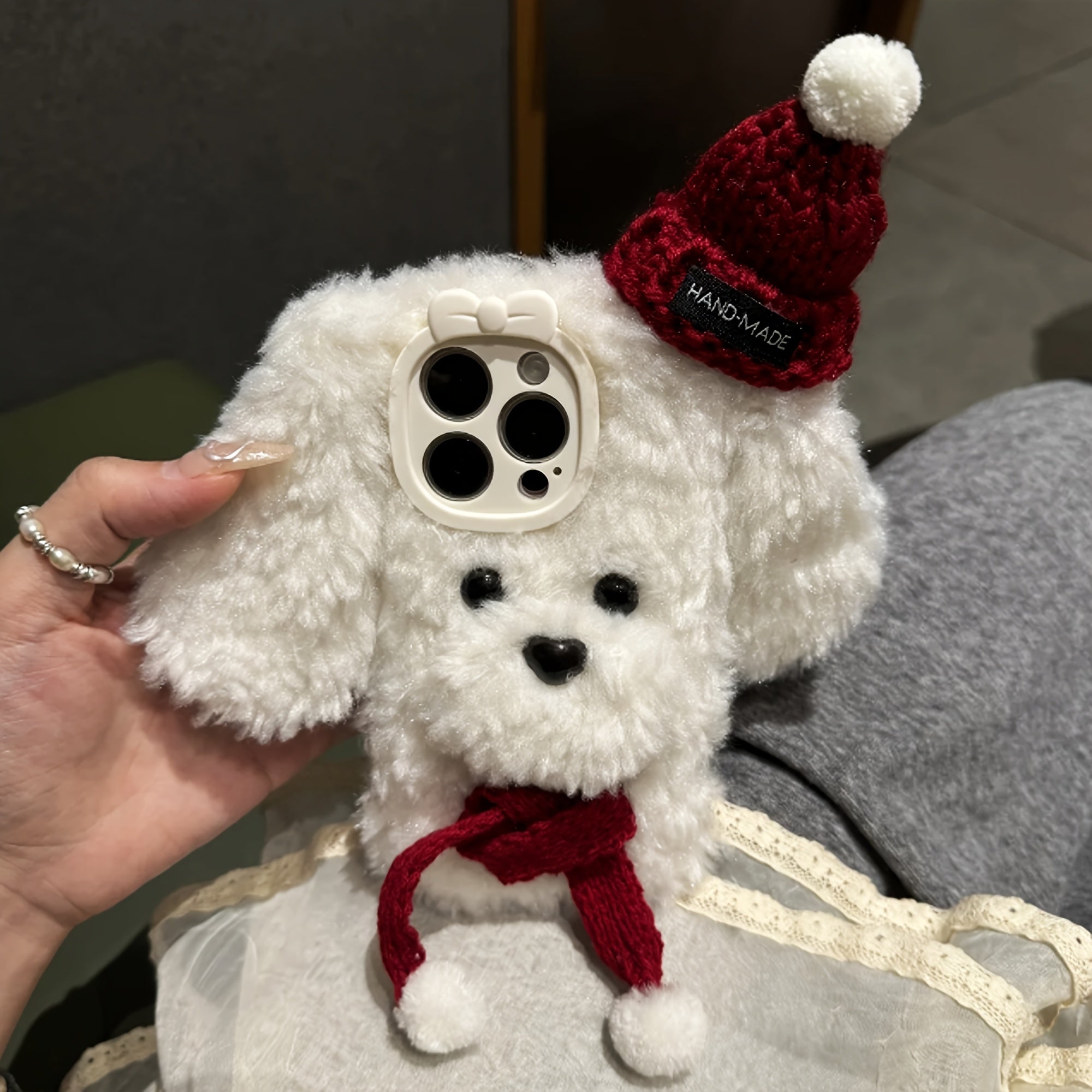 [1pc 3D Dog Plush Phone Case] Autumn And Winter Three-Dimensional Scarf Knitted Hat Dog Plush Phone Case Suitable for Iphone 16 Pro Max