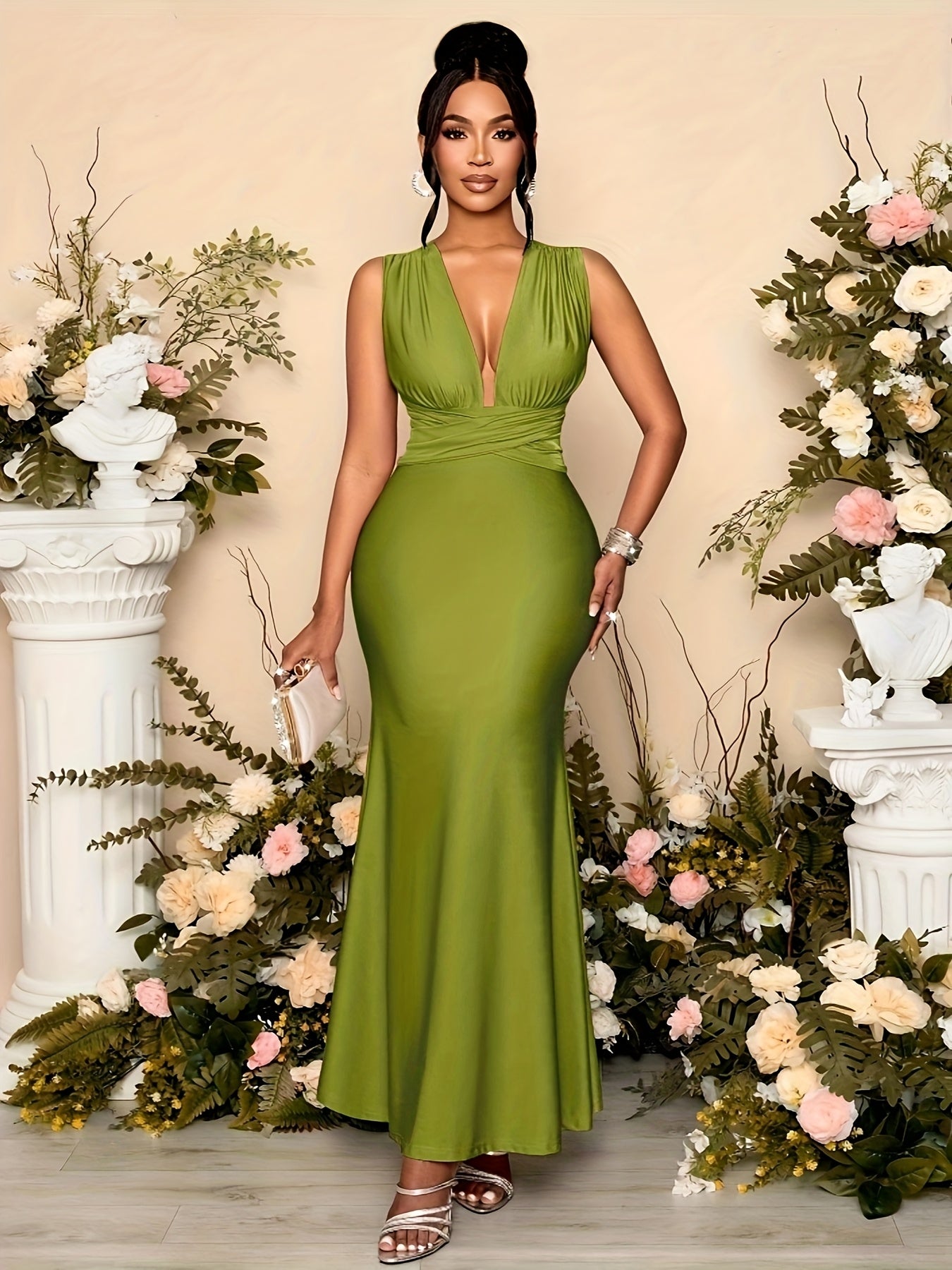 Elegant Red Deep V-Neck Sleeveless Mermaid Gown with Ruched Detail, Perfect for Weddings, Parties, and Date Nights, Wedding Dress