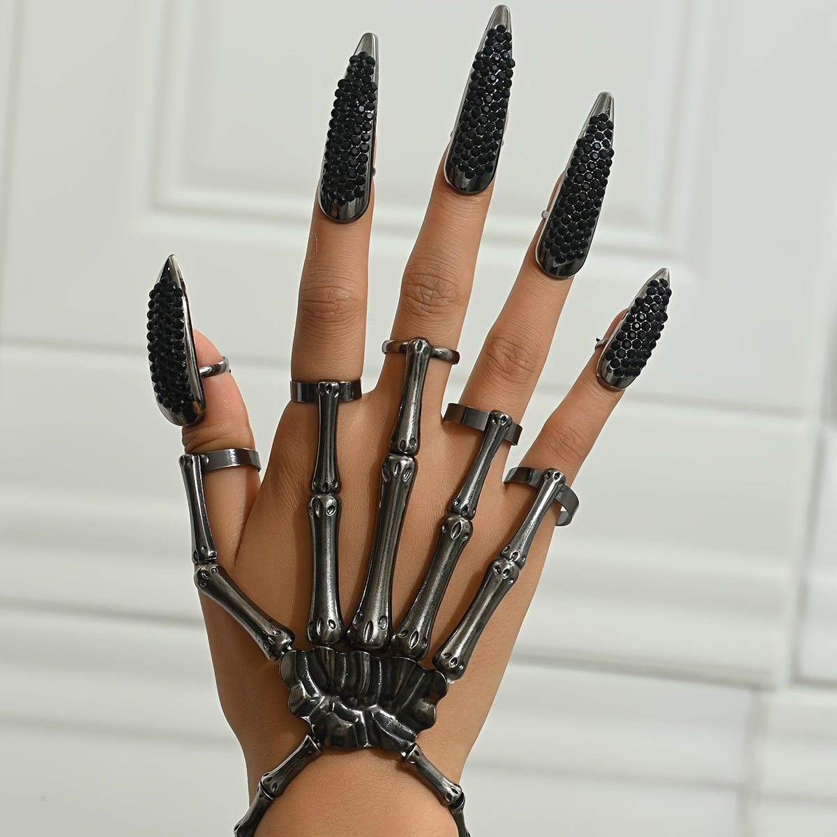 Vintage Punk Skeleton Hand Ring Set with Rhinestone-Studded Talon Nail Covers, Zinc Alloy Plated, Adjustable Halloween Jewelry, Gift & Party Accessory, Fits All Seasons