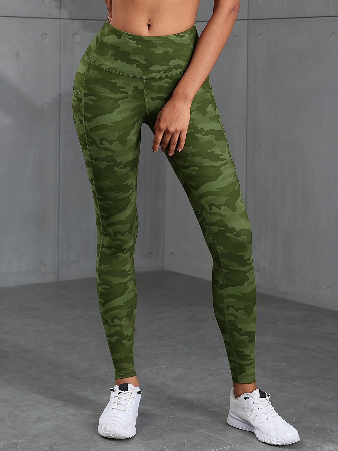 Women's Camouflage High-Waisted Yoga Pants with Pocket - All-Season Knit Fabric, Mid-Stretch, Sports Style, Polyester Material