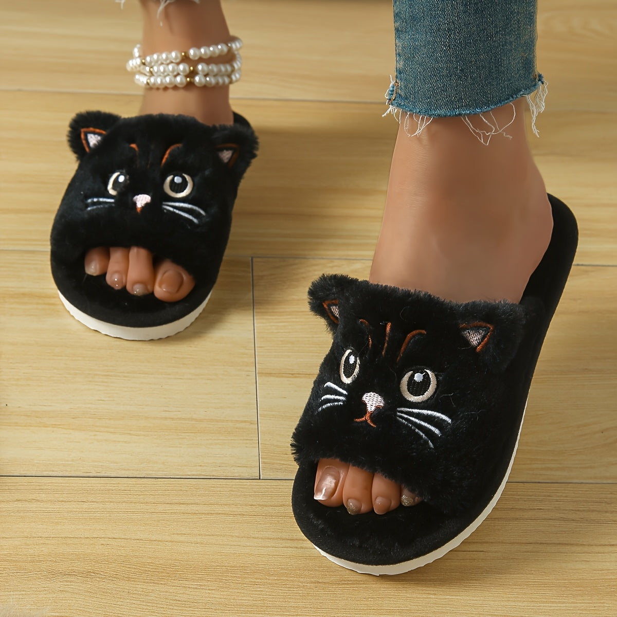 Women's comfortable black and white cat Faux Fur slippers - soft Faux Fur, non-slip EVA sole, hand wash or dry clean, suitable for indoor use - suitable for all seasons