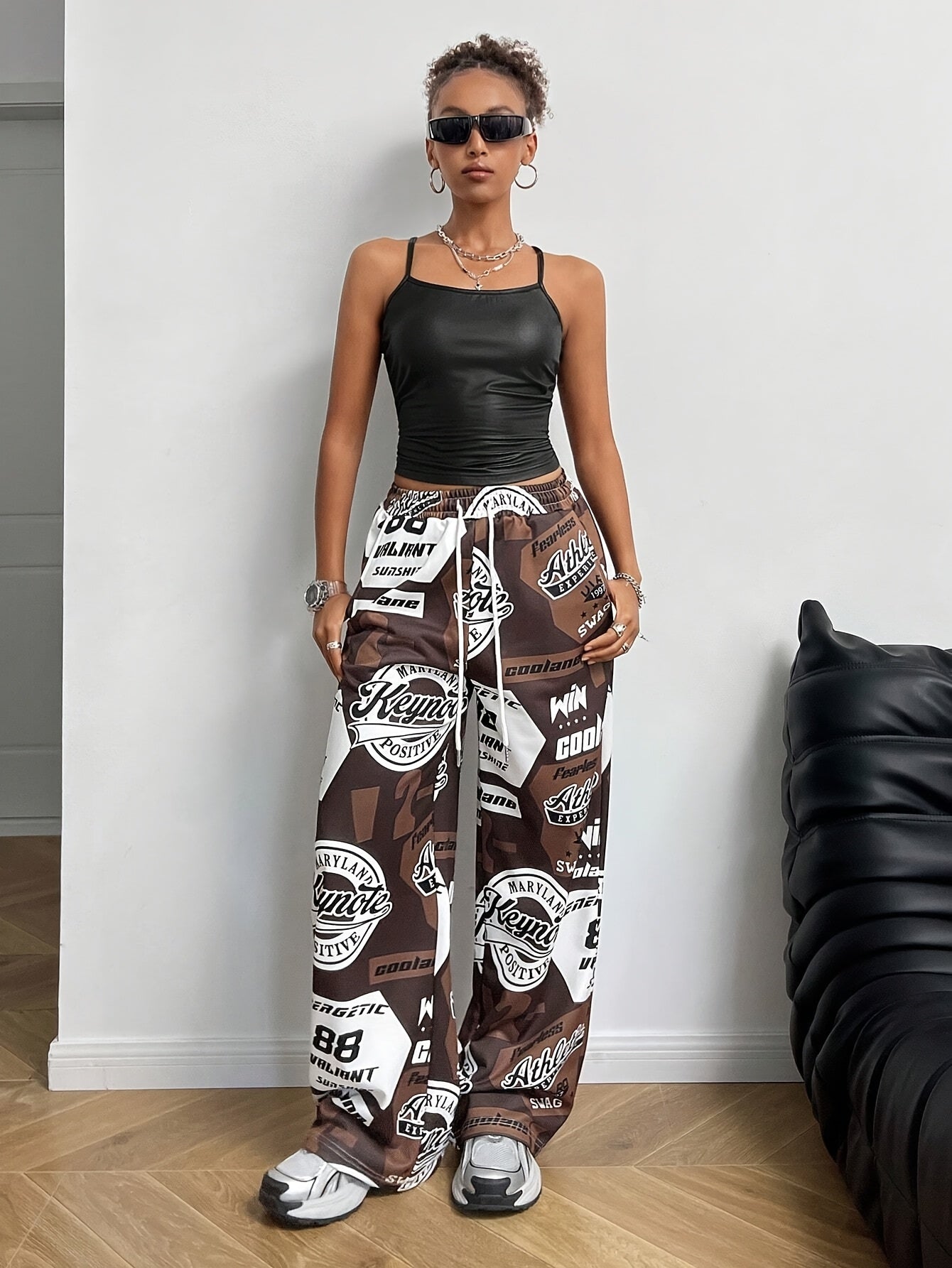 Women's Camouflage Letter Print Loose-Fit Jogger Pants with Drawstring Waist, 100% Polyester Casual Straight-Leg Trousers for Running, Workouts & Casual Attire, Workout Trousers | Relaxed Fit Pants | Drawstring Waistband