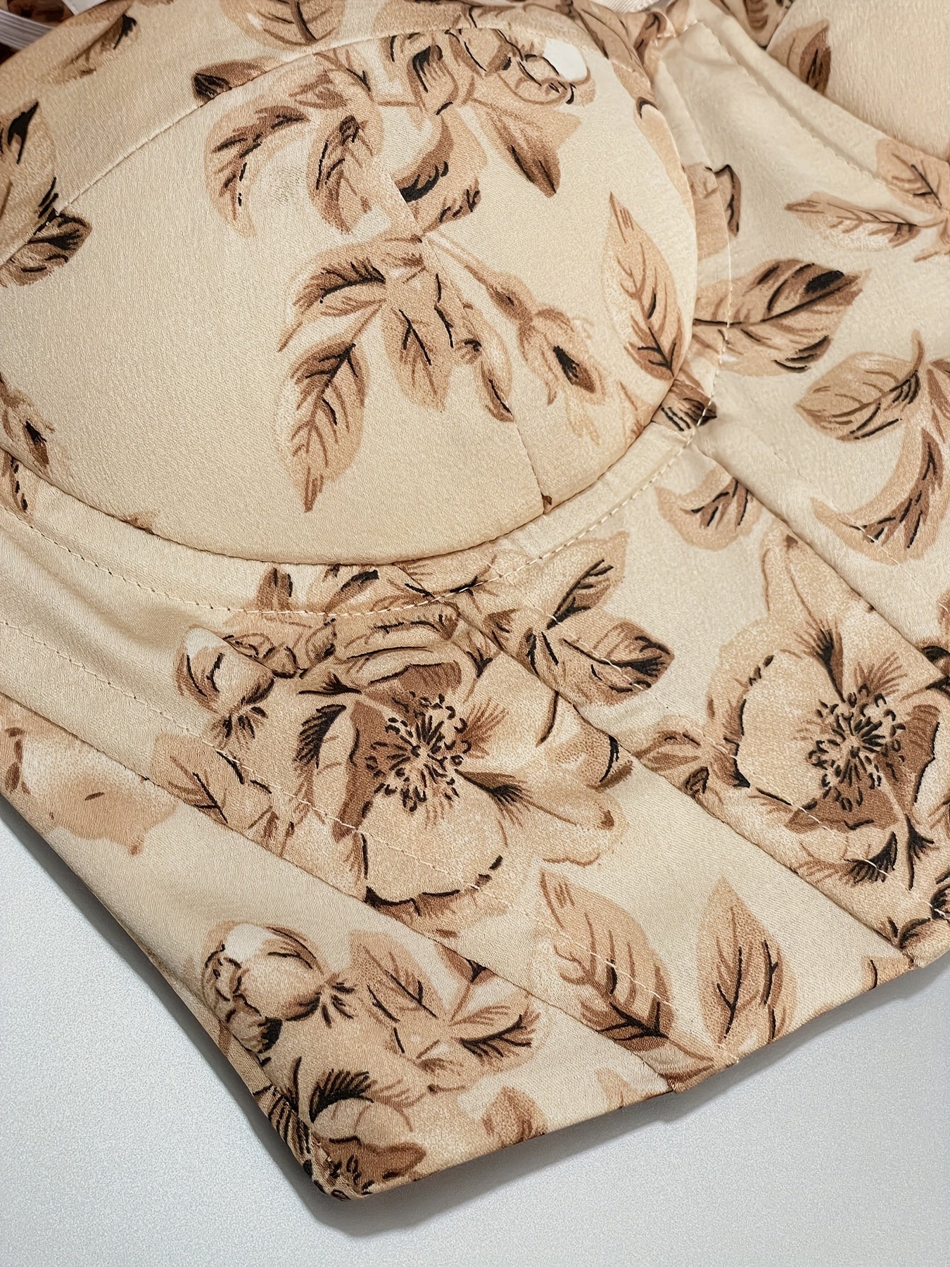 Elegant Vintage Floral Print Backless Ruffle Trim Crop Top with Built-In Bra - Machine Washable, Polyester