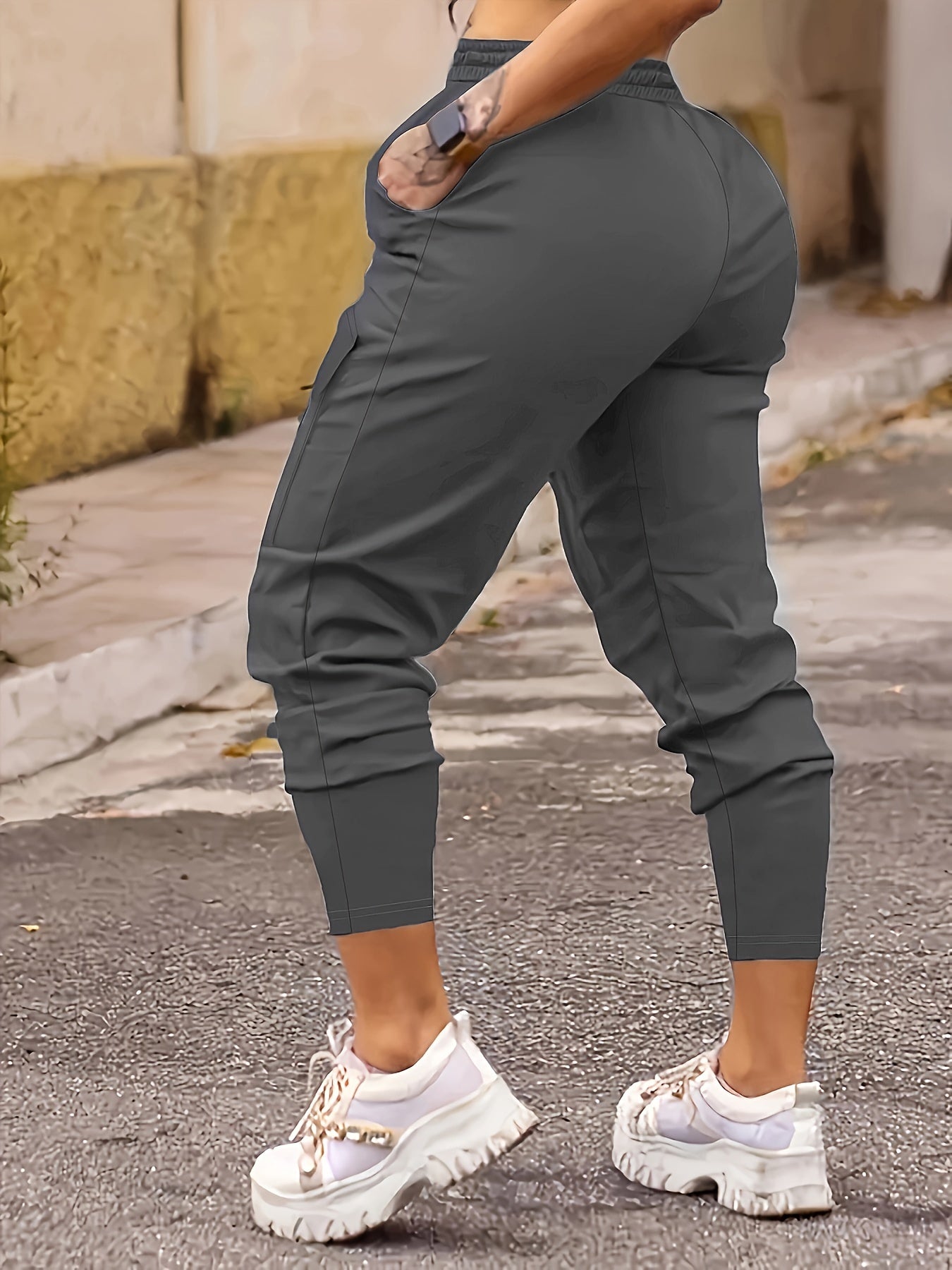 Women's Solid Color Cargo Joggers with Pockets, High Elasticity Slim Fit Outdoor Pants, Casual Drawstring Waist Trousers, Athletic Style For Fall & Winter