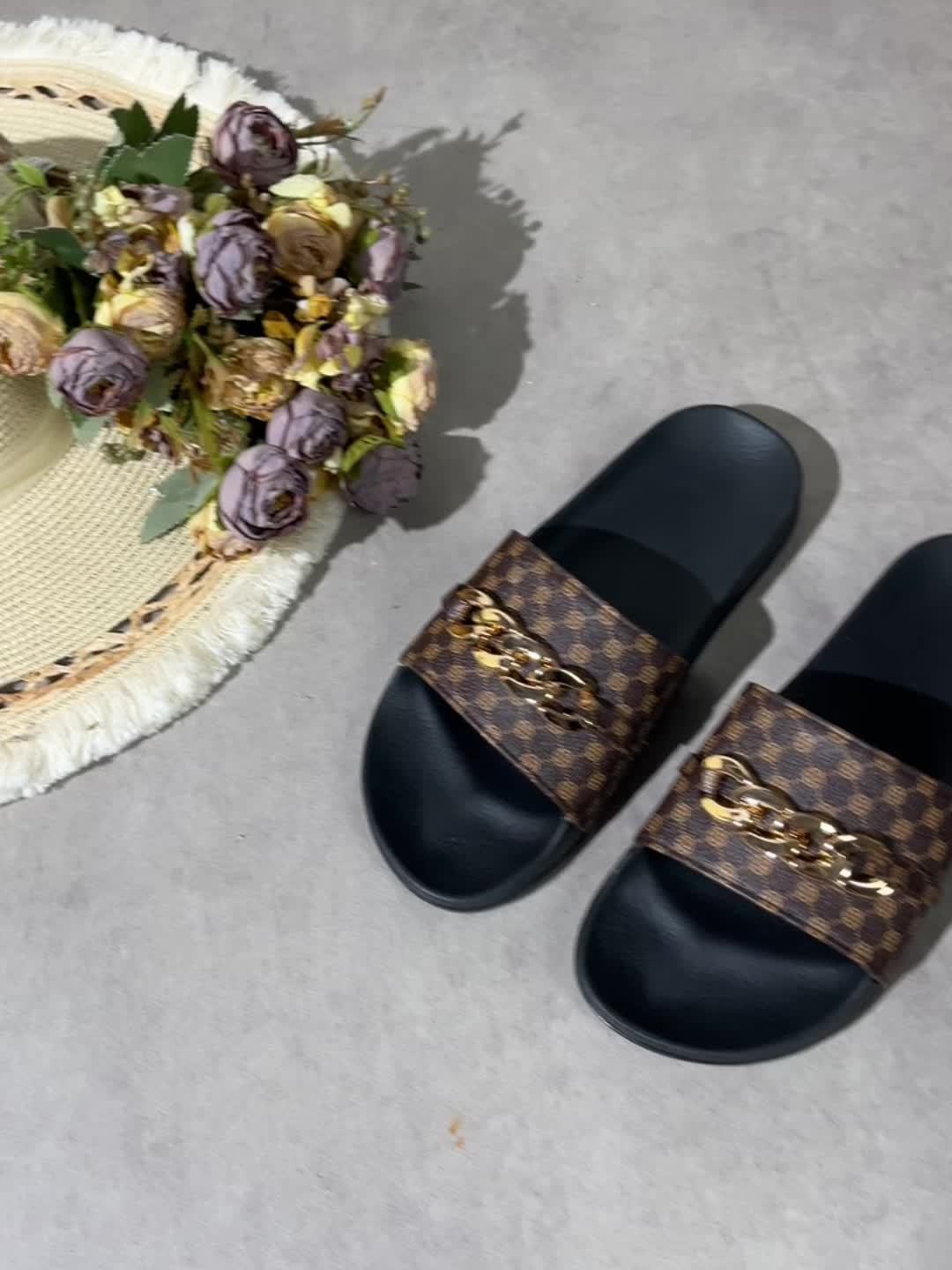 [Breathable Slides with Chain Detail] Glam Style Women'S Slides, EVA Foam Insole & Sole, Fabric Inner, Round Toe Slip-On Sandals with Chain Detail, Breathable Lightweight Comfort, with All-Season Versatile Footwear for North