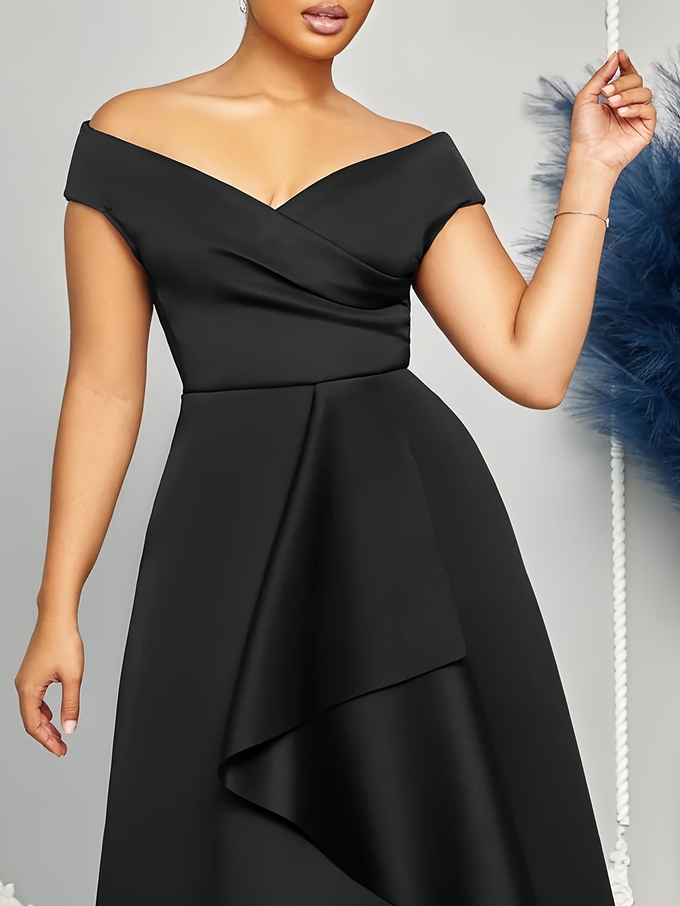 Elegant Off-Shoulder Deep V-Neck Midi Dress for Women - Chic One-Shoulder Waist, Vibrant Green, Perfect for Parties & Fashion-Forward Events