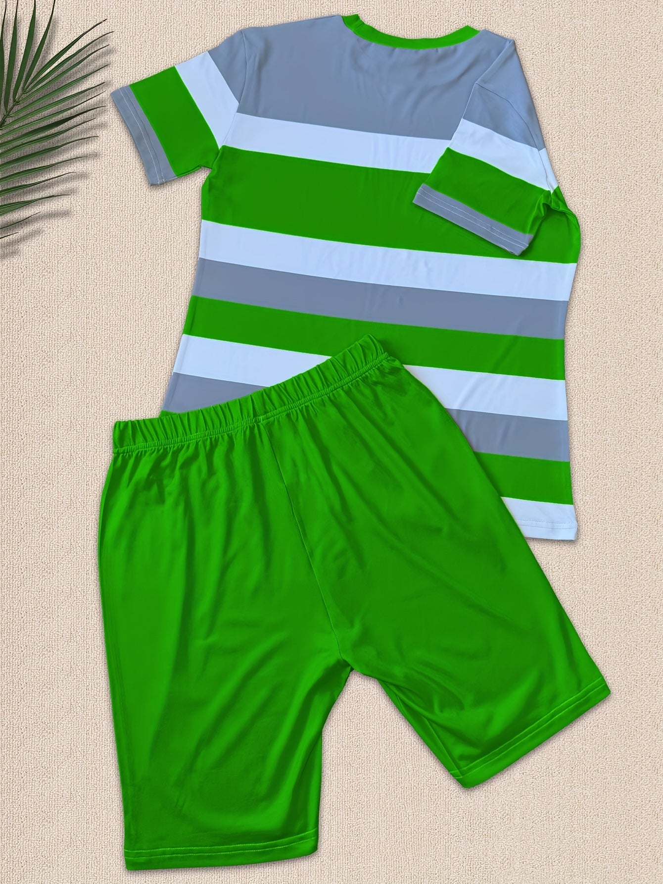 Two-Piece Queen Print Color Block Crew Neck T-Shirt & Biker Shorts Outfit - Soft Mid-Elasticity Polyester Fabric, Random Striped Pattern, Machine Washable, Spring/Summer Casual Wear - Vibrant Colors, Comfortable Fit