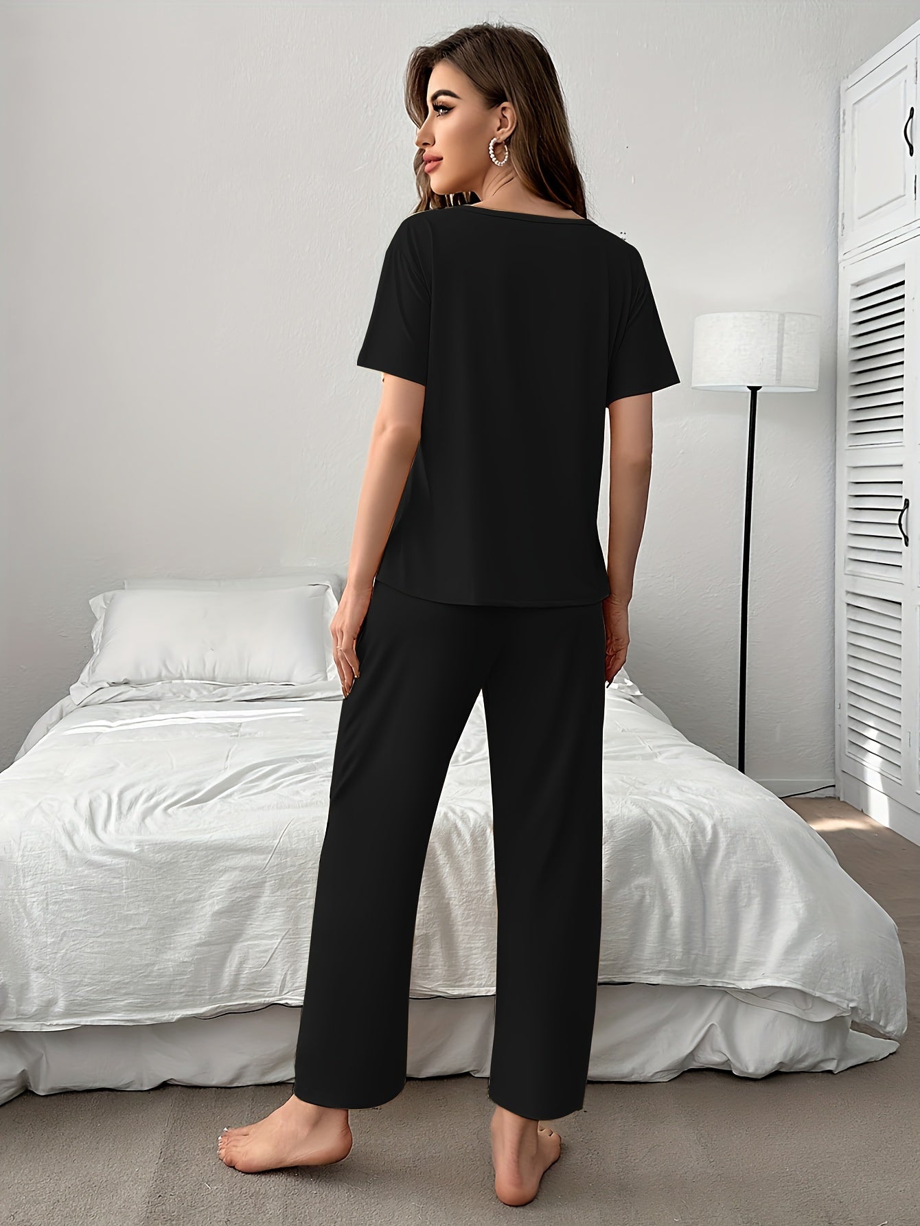 Women's Smiling Face & Letter Print Casual Pajama Set, Short Sleeve Round Neck Top & Pants, Comfortable Relaxed Fit
