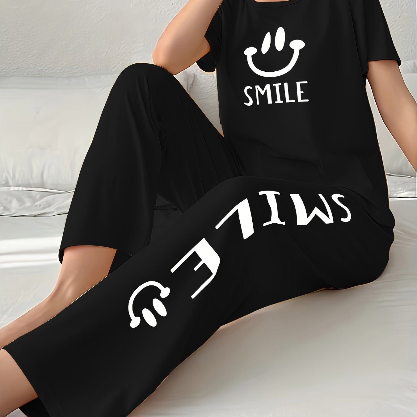 Women's Smiling Face & Letter Print Casual Pajama Set, Short Sleeve Round Neck Top & Pants, Comfortable Relaxed Fit