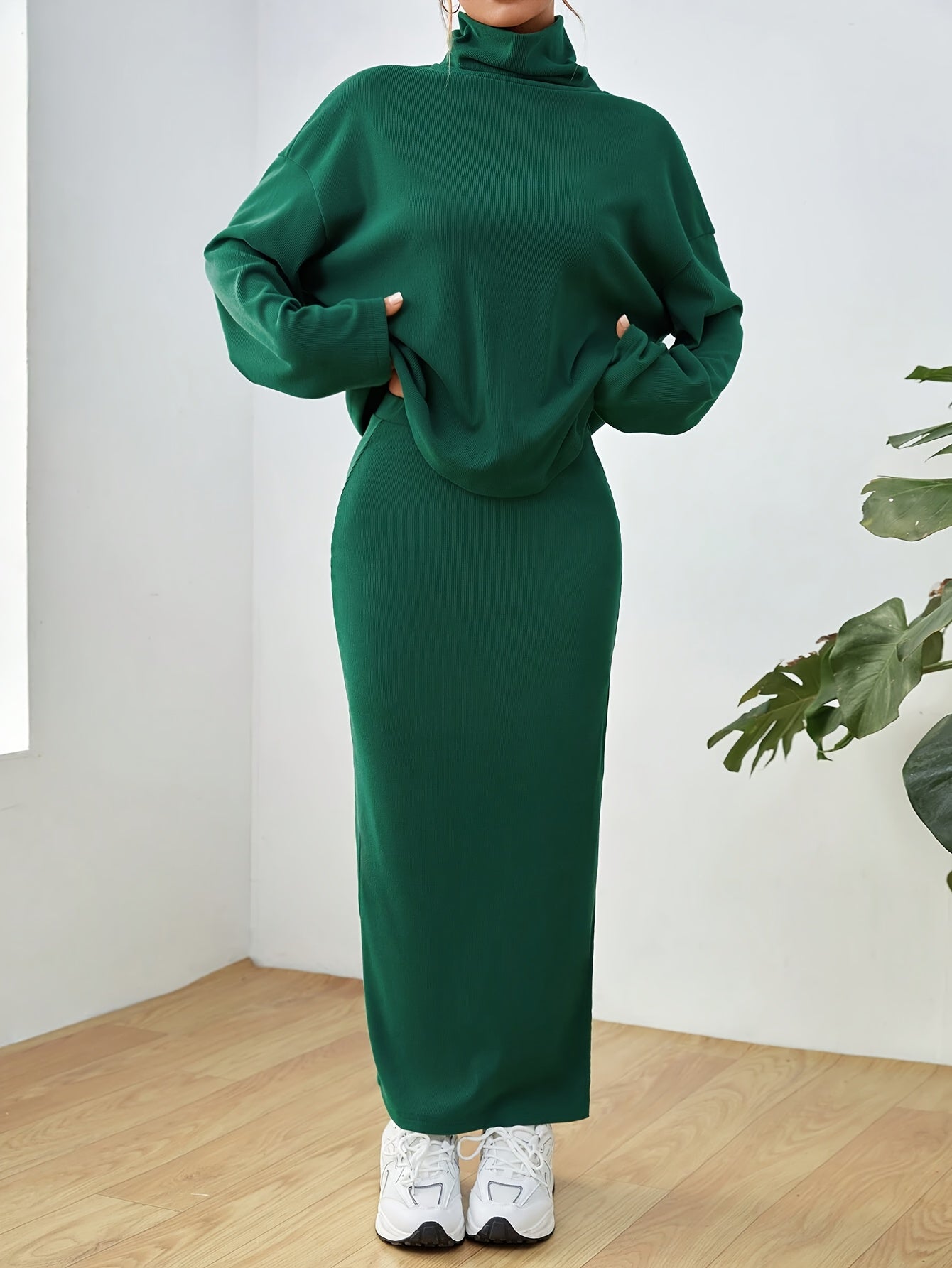 Elegant Women's Turtleneck & High-Slit Skirt Set - Solid Color, Stretchy Polyester Blend, Machine Washable - Perfect for Spring/Fall