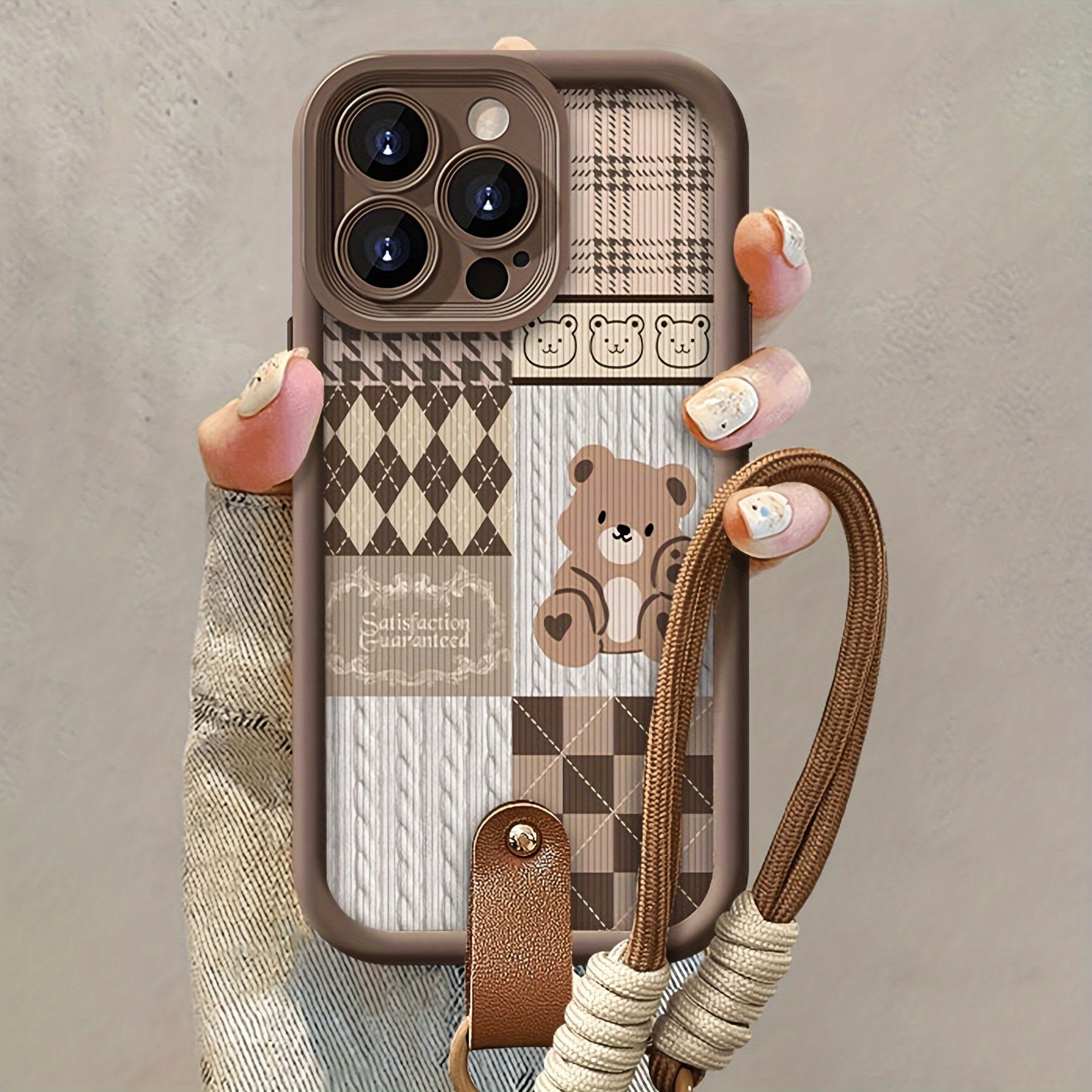 Spliced Bear with Hand Strap Shock Absorption Brown Frosted All-Inclusive Anti-Fall Mobile Phone Case Suitable for Apple 16PROMAX/16PLUS/16PRO/16/15PROMAX/15PLUS/15PRO/15/14PROMAX/14PLUS/14PRO/14/13PROMAX/13PRO/13/12PROMAX/12