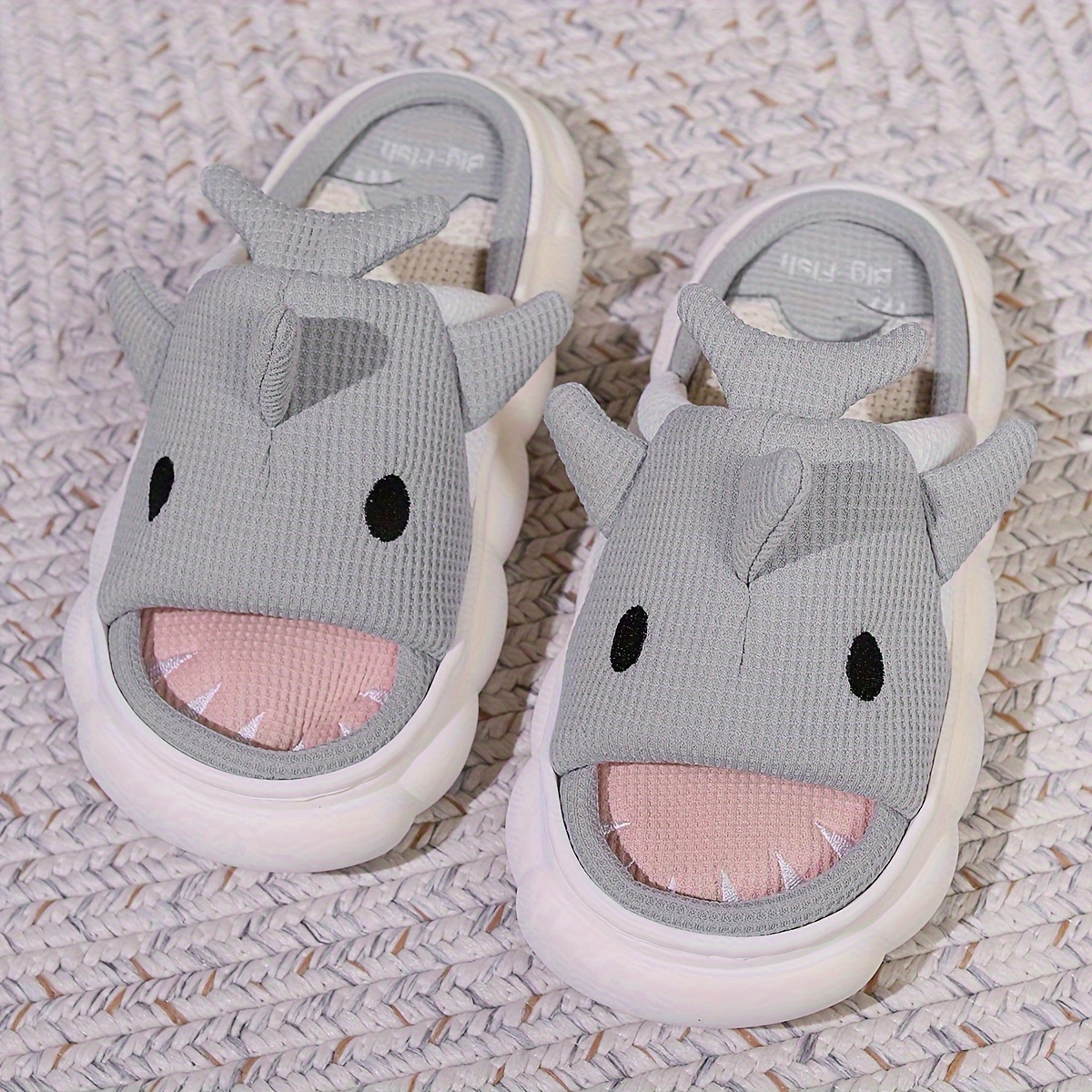 Women's Cartoon Shark Graphic Design Home Slippers With Linen Uppers, Lightweight Slip On Indoor Shoes, Spring Summer And Autumn