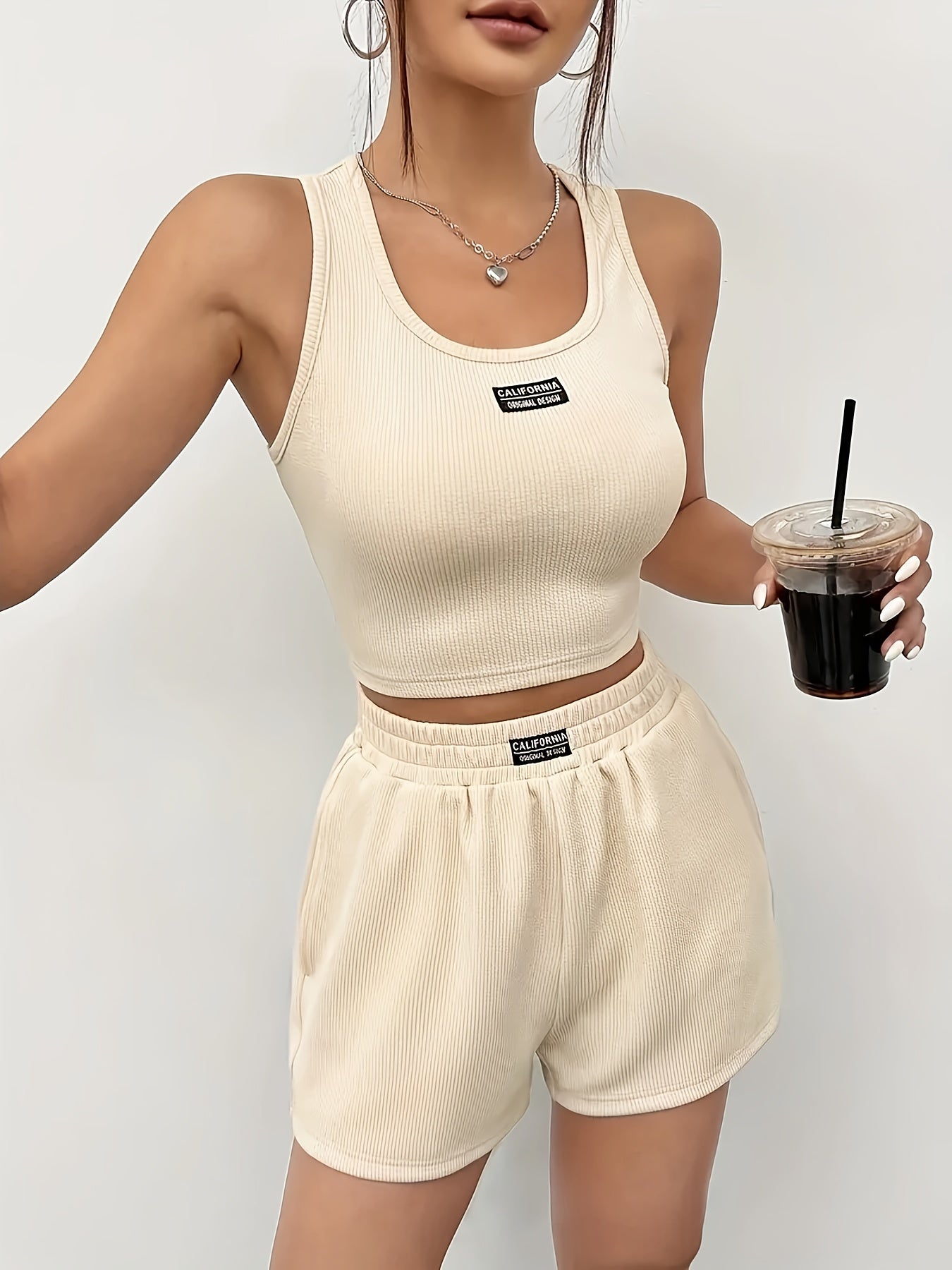 2pcs set, Women's home wear pajama suit, sleeveless vest with letter label, shorts with elastic waist and pocket stickers, suitable for summer home and outdoor leisure
