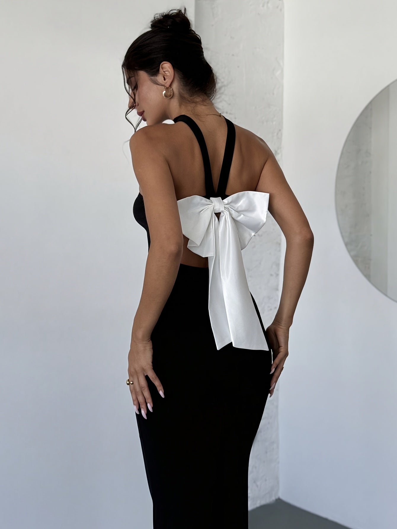 Women's Elegant Off-Shoulder Back Bow Mermaid Dress - Sexy Party & Formal Evening Gown with Bodycon Fit, Machine Washable Black Dress for Halloween, Galas & Special Occasions, Galaxy Event Attire | Sleek Silhouette
