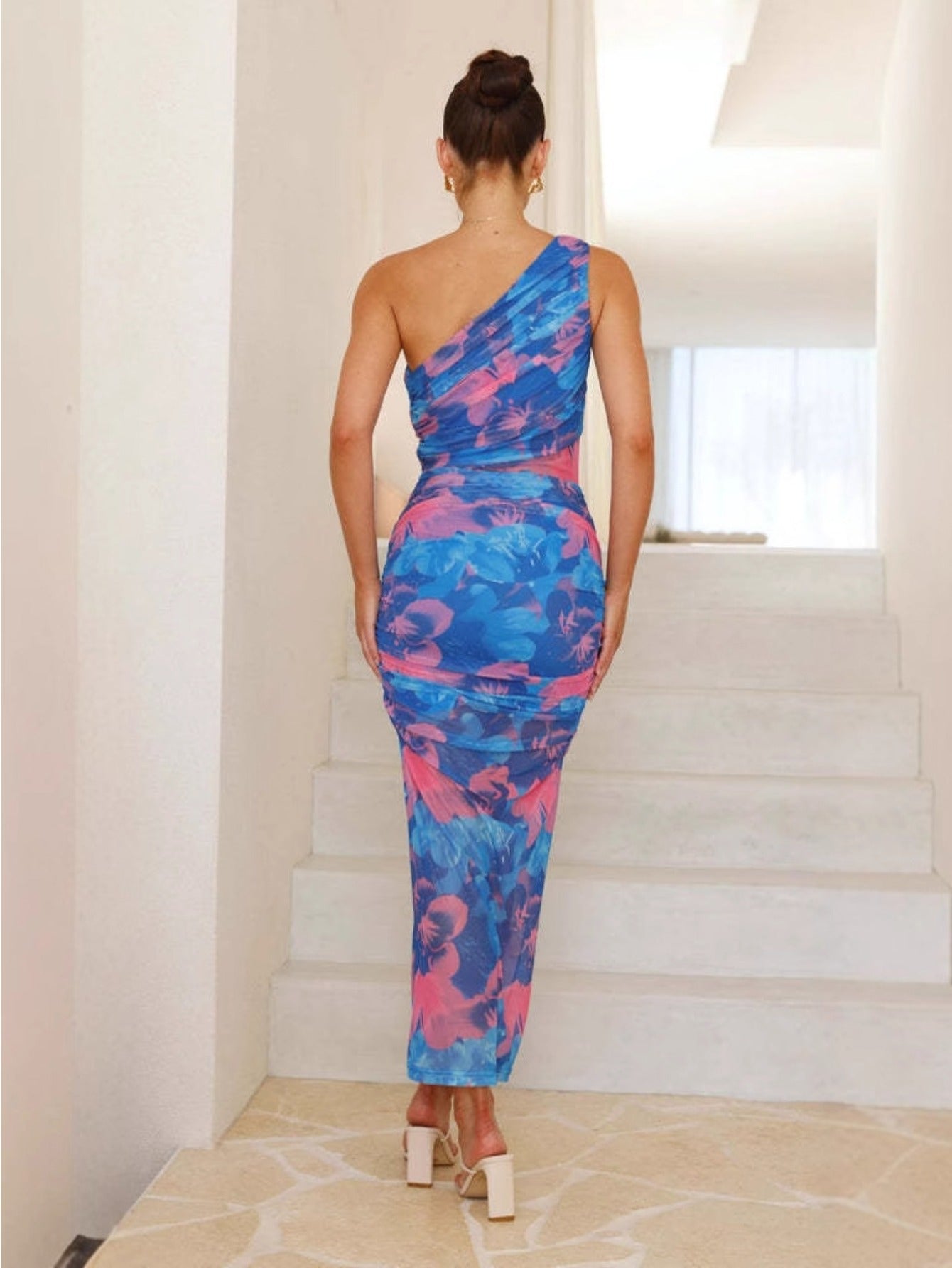 Women's Elegant Halter Neck Backless Mermaid Dress - Long Sleeveless Party Gown with Slash Details, Vibrant Blue & Pink Color Clash Print, Machine Washable for Weddings, Proms & Evening Dinners, Cocktail Party Gown | Backless
