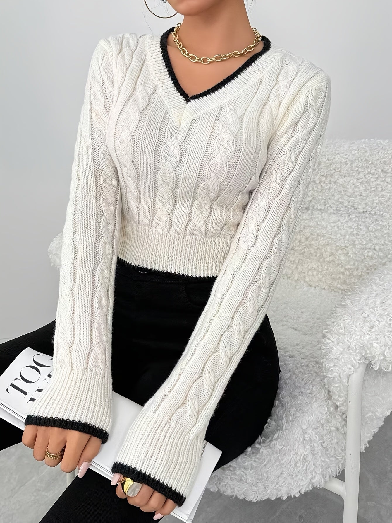 Women's Elegant V-Neck Short Cropped Long Sleeve Top - Contrast Color Block Design, Medium Stretch Knit, Machine Washable Spring/Fall Layering Essential, Versatile Fashion | Medium Elasticity