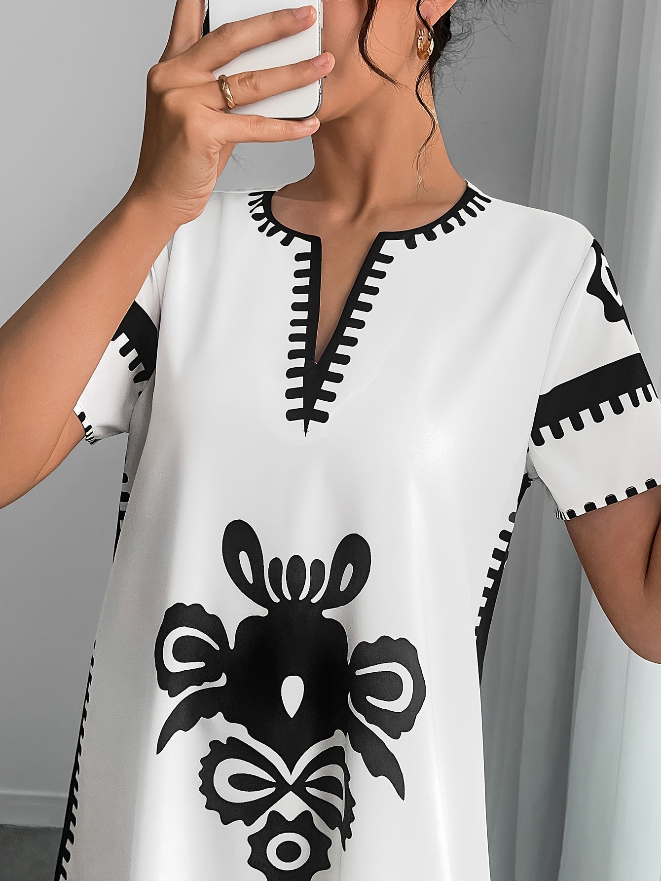 Women'S Elegant White & Black Floral Print Maxi Dress with Keyhole Detail - Casual Polyester Tunic Dress for Summer, Middle Eastern Ethnic Style, Lightweight & Breathable, Perfect for Casual Attire, Summer Casual Wear | Flora