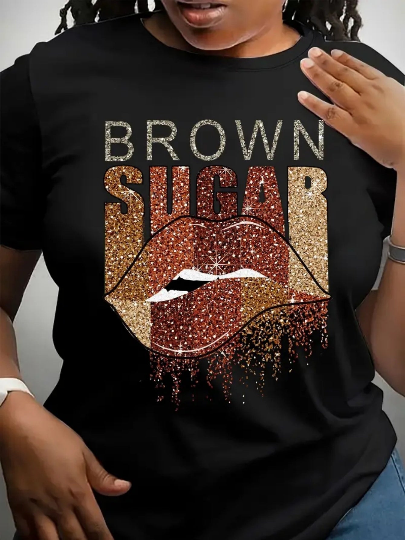 [Bold Style] Women's "Brown Sugar" Glitter Lip Print T-Shirt - Casual Short Sleeve, Round Neck, Black with Golden and Pink Accents, Spring/Summer Fashion