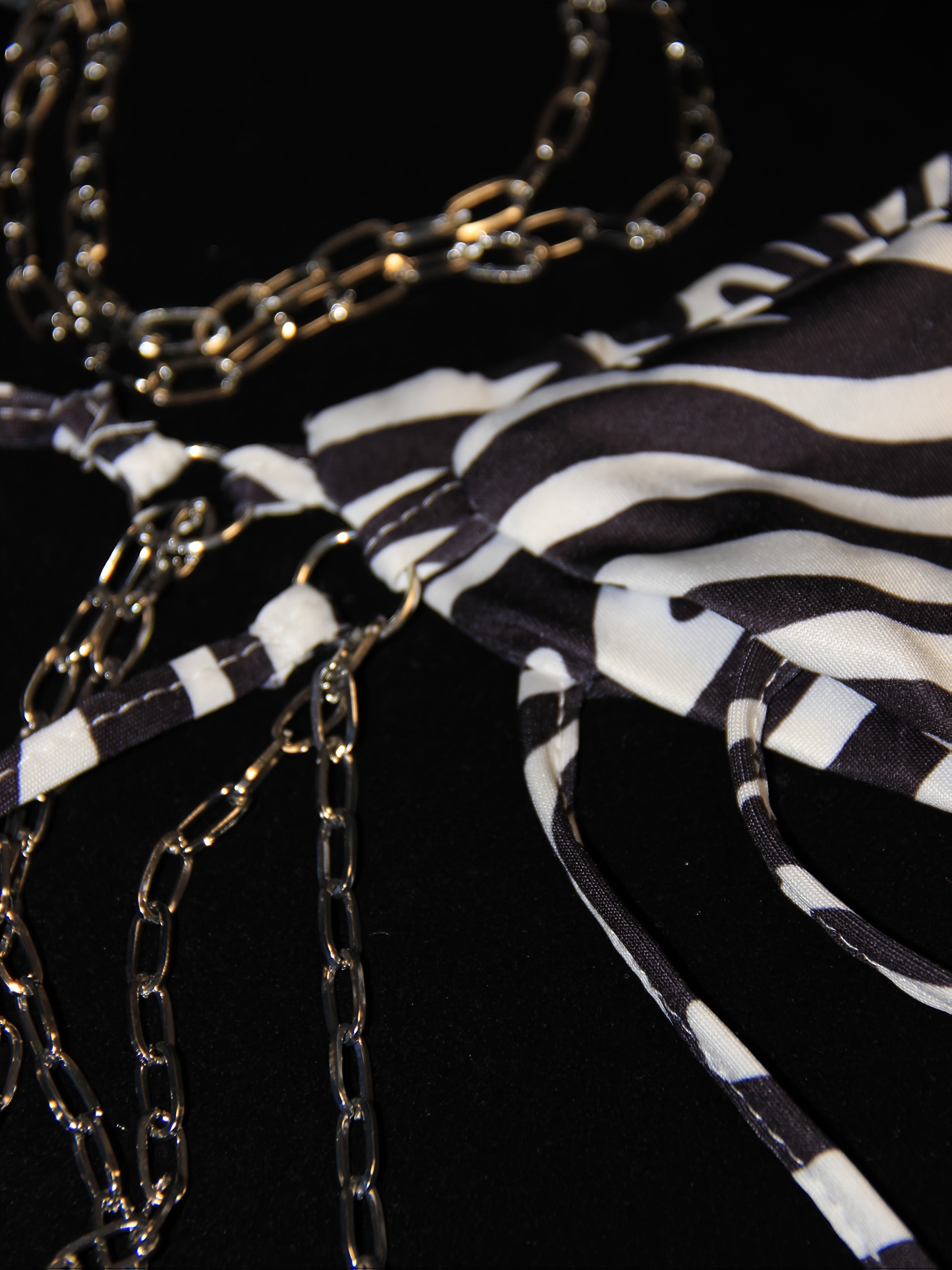 2pcs Women Sexy Punk Style Bikini Set Zebra-stripe Halter Personality Chain Decoration Swimsuit Hot Spring Three-Point Swimwear