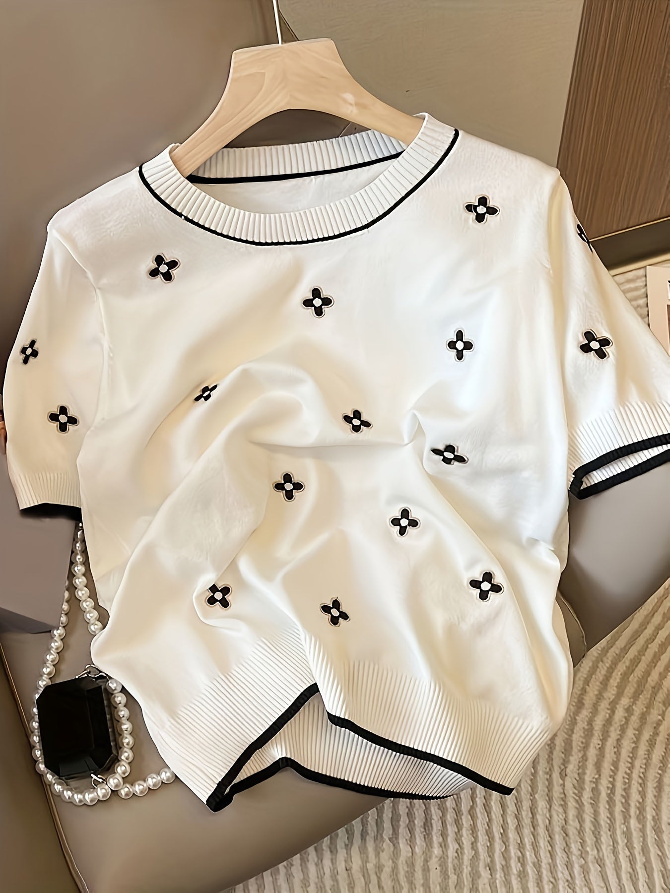 Women's Casual Knit Sweater - Lightweight, Embroidered, Crew Neck, Short Sleeve Top in Contrast Colors