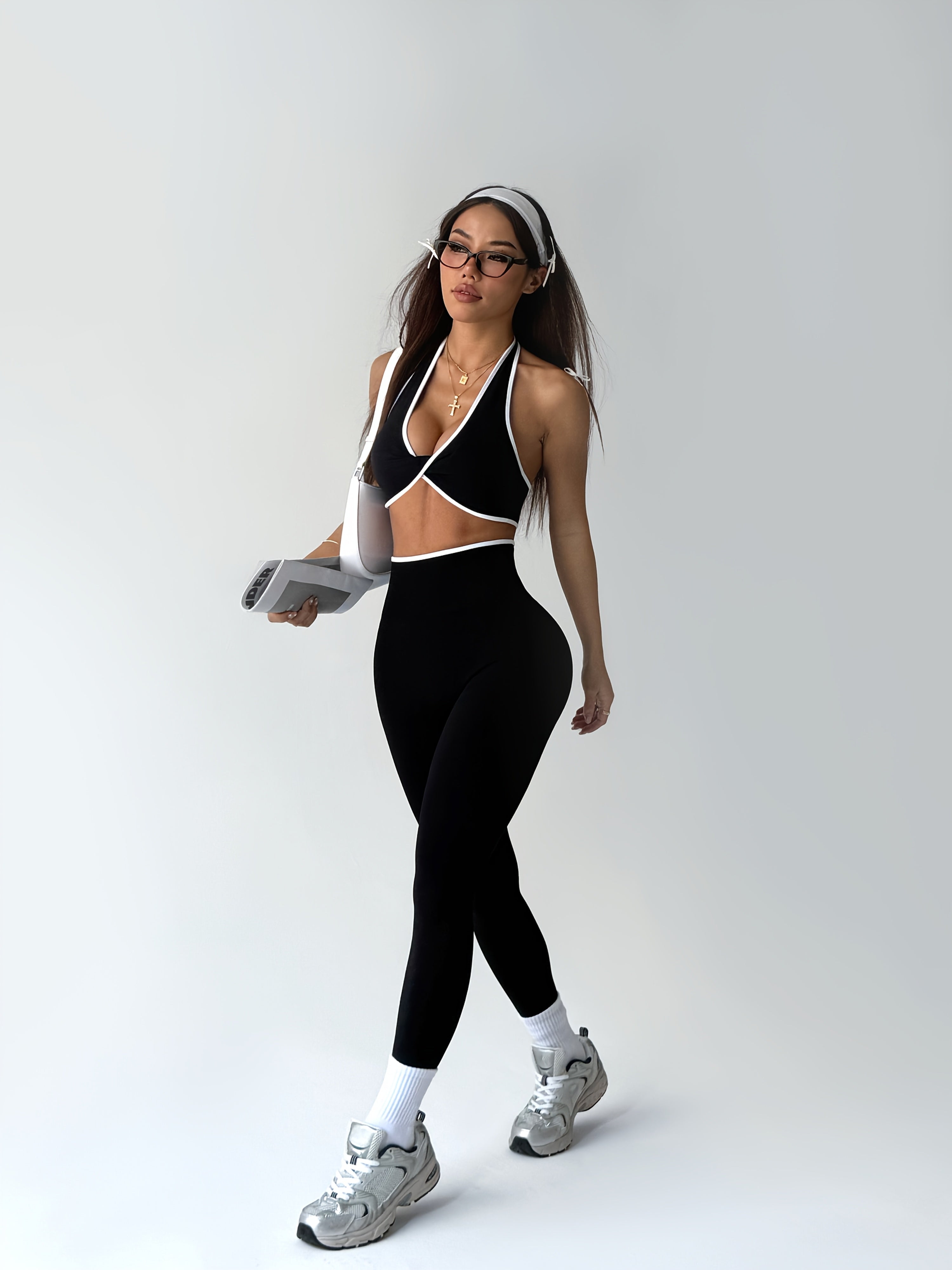 High-Quality Dopamine Two-Piece Set. Halterneck Backless Vest with Trendy Sporty Long Pants. A New Style in Women'S Wear, Simple Yet Fashionable. Comfortable And Form-Fitting, It'S Perfect for Outdoor Sports, Fitness, Yoga An