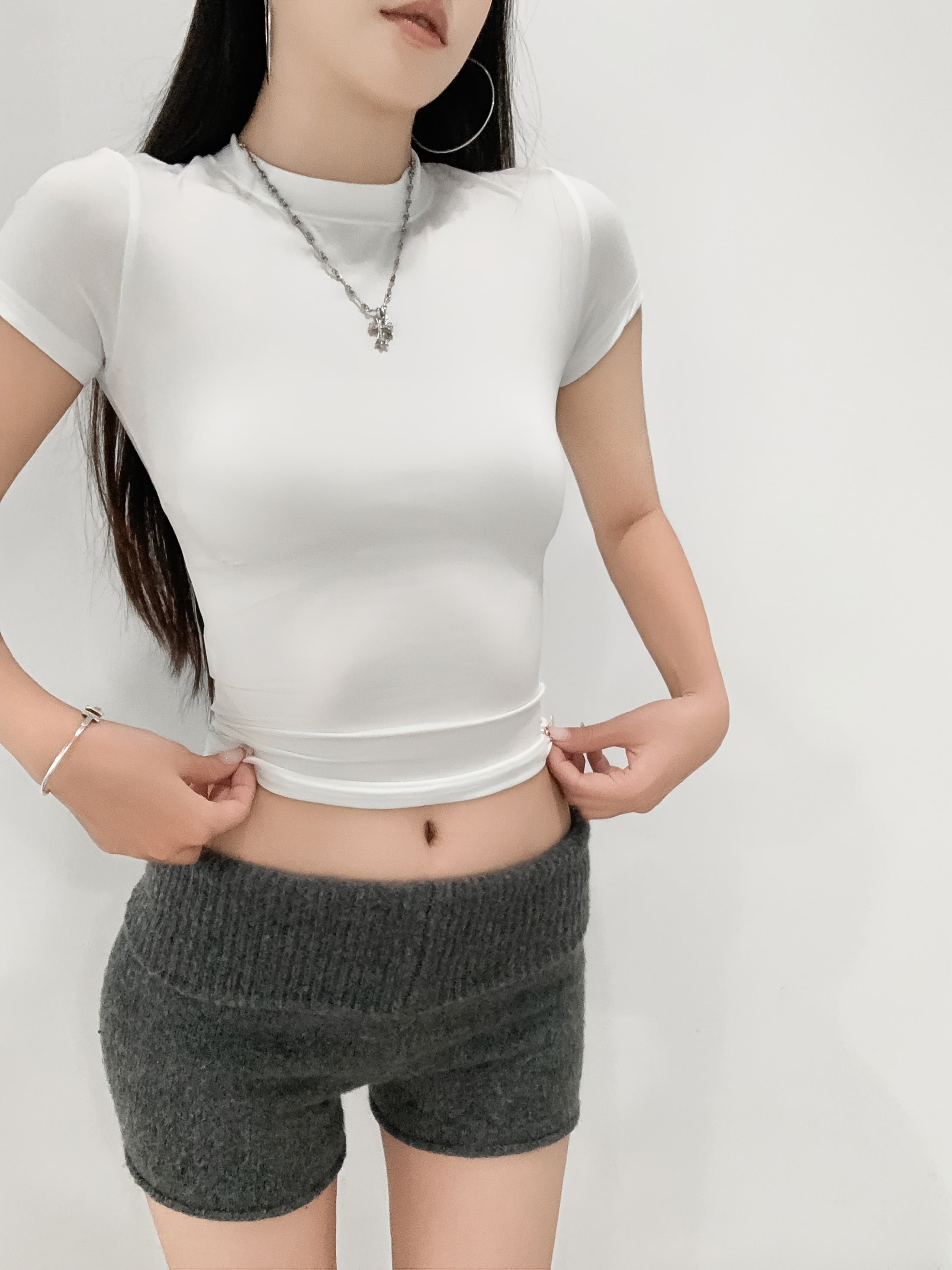 Women's Cropped T-Shirt - Sexy Slim Fit Short Sleeve Top with Round Neck, Medium Stretch Fabric, Machine Washable, Solid Color Summer Casual & Evening Wear