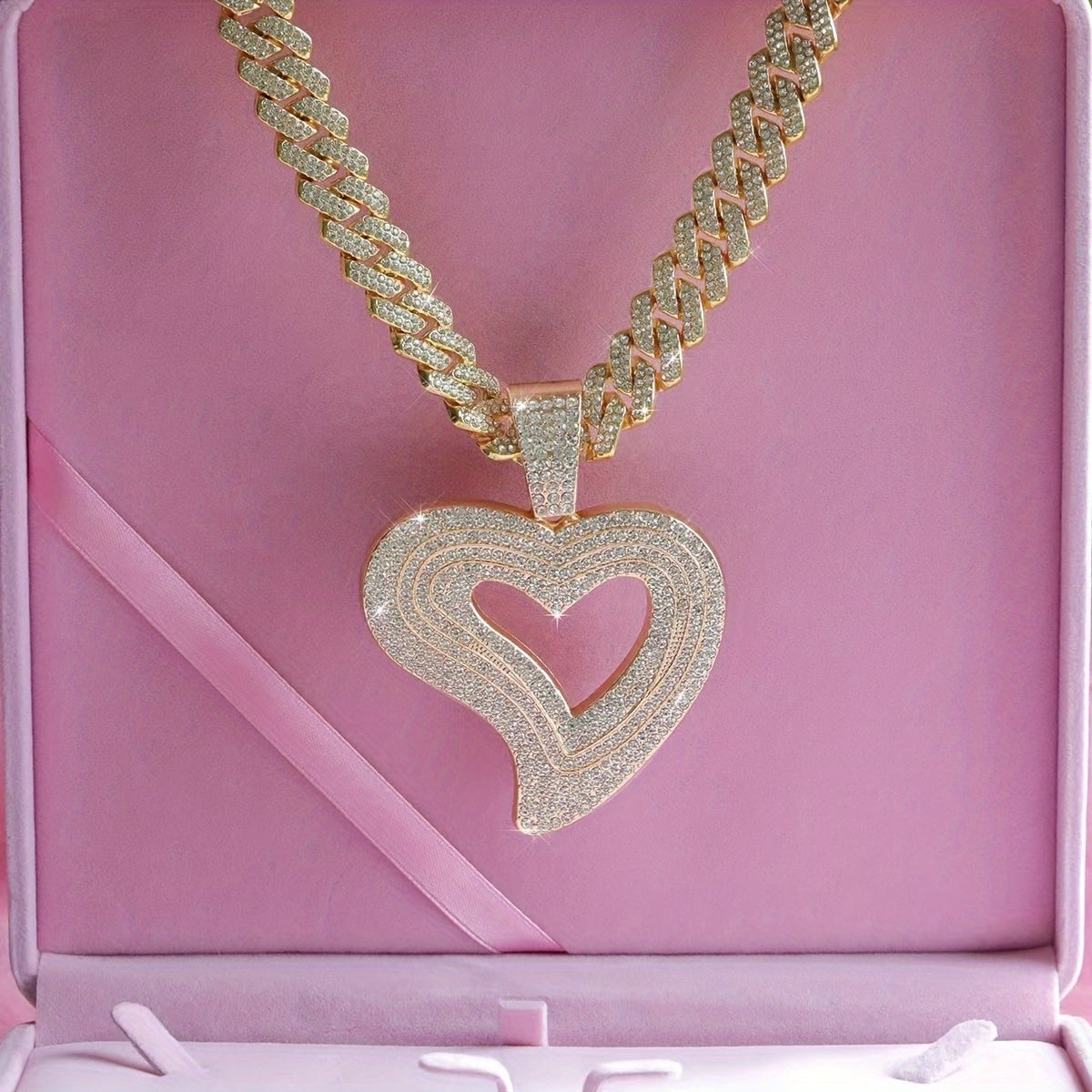 Valentine's Day Heart Pendant Necklace - Bling Bling Y2K Style Cuban Chain with Inlaid Rhinestones, Punk Rock Inspired Jewelry for Lovers, Cracking Heart-Shaped Pendant, Perfect Gift for Him/Her