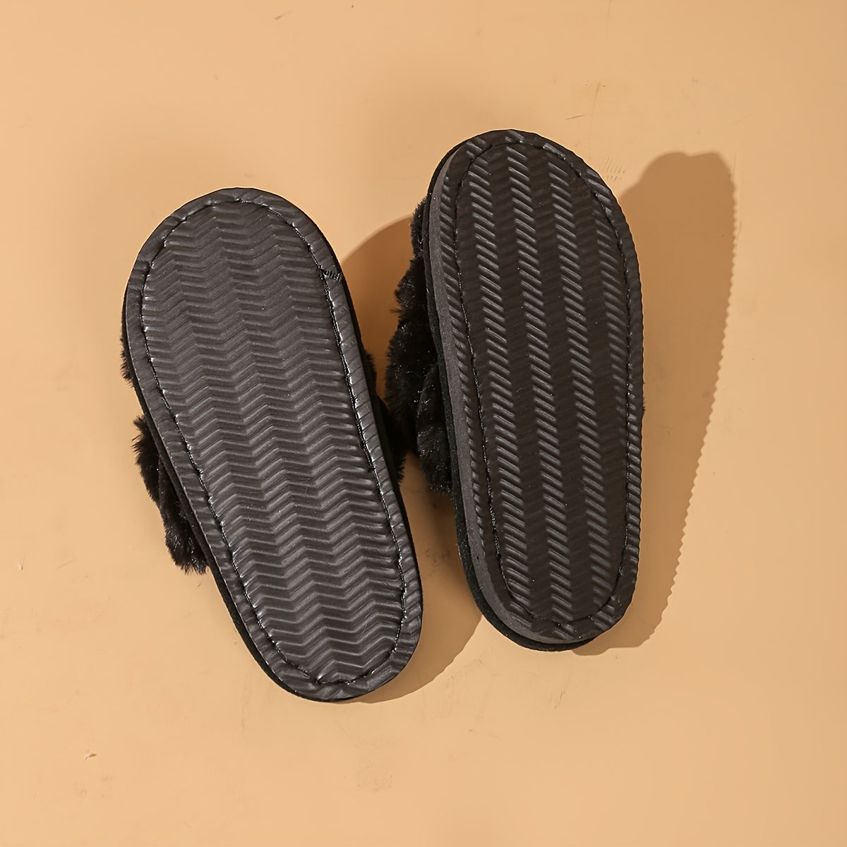 Women'S Seasonal Home Slippers, Stylish And Fluffy, Versatile Cross-Strap Design.